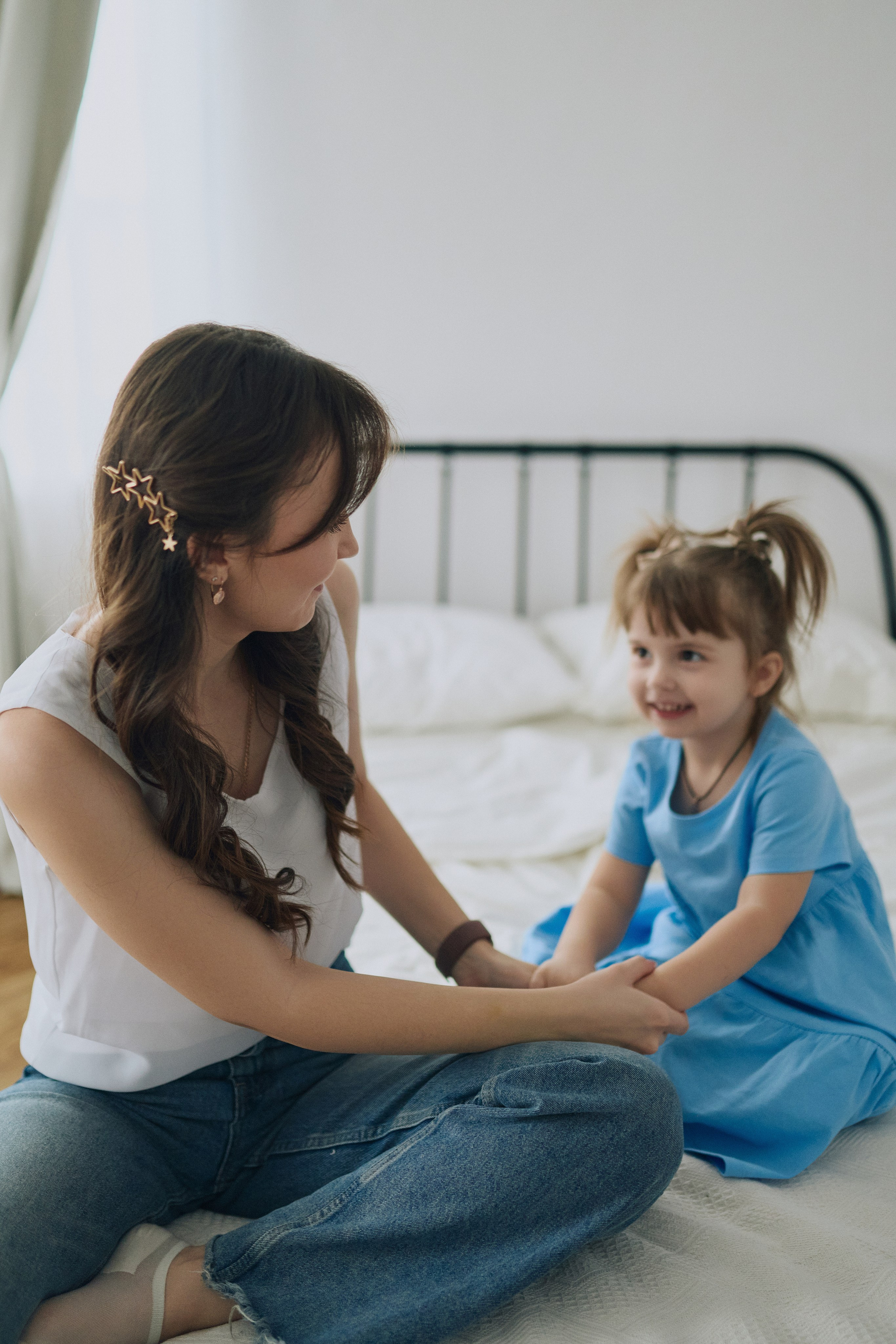 Студийная фотосессия мамы и дочки. Алина Каравайцева. Фотограф в городе Барнаул