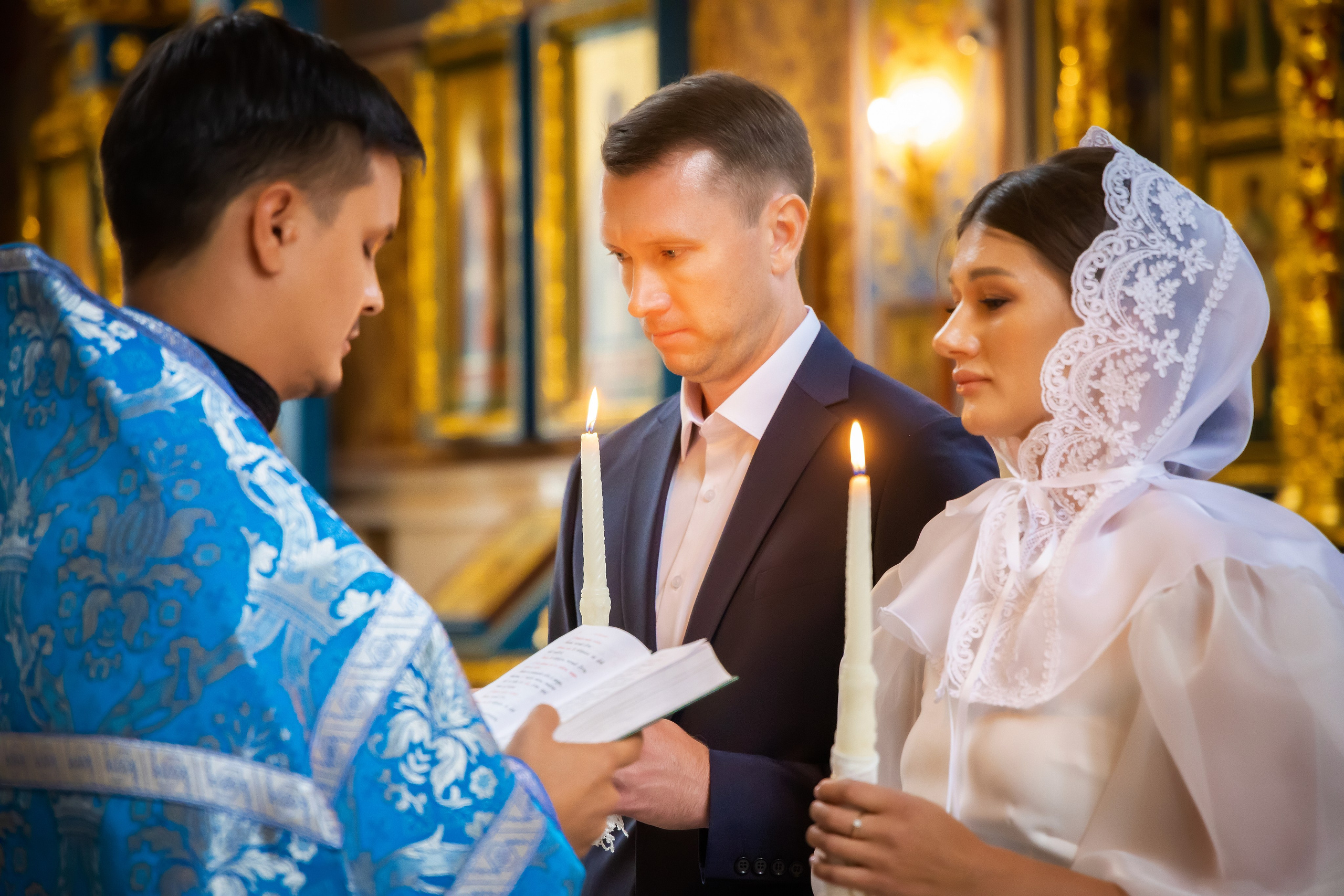 В Храме. Семейный и Свадебный фотограф в Астане Александр Астапов