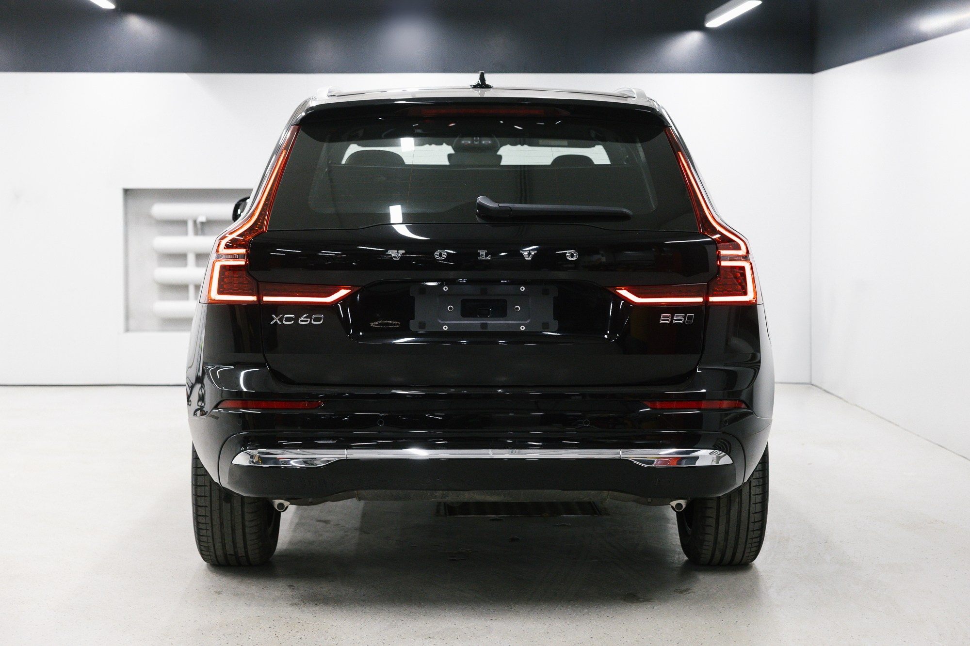 Volvo XC60 2.0 T5 4WD AT (250 л. с.). Автосалон «Х-Авто»