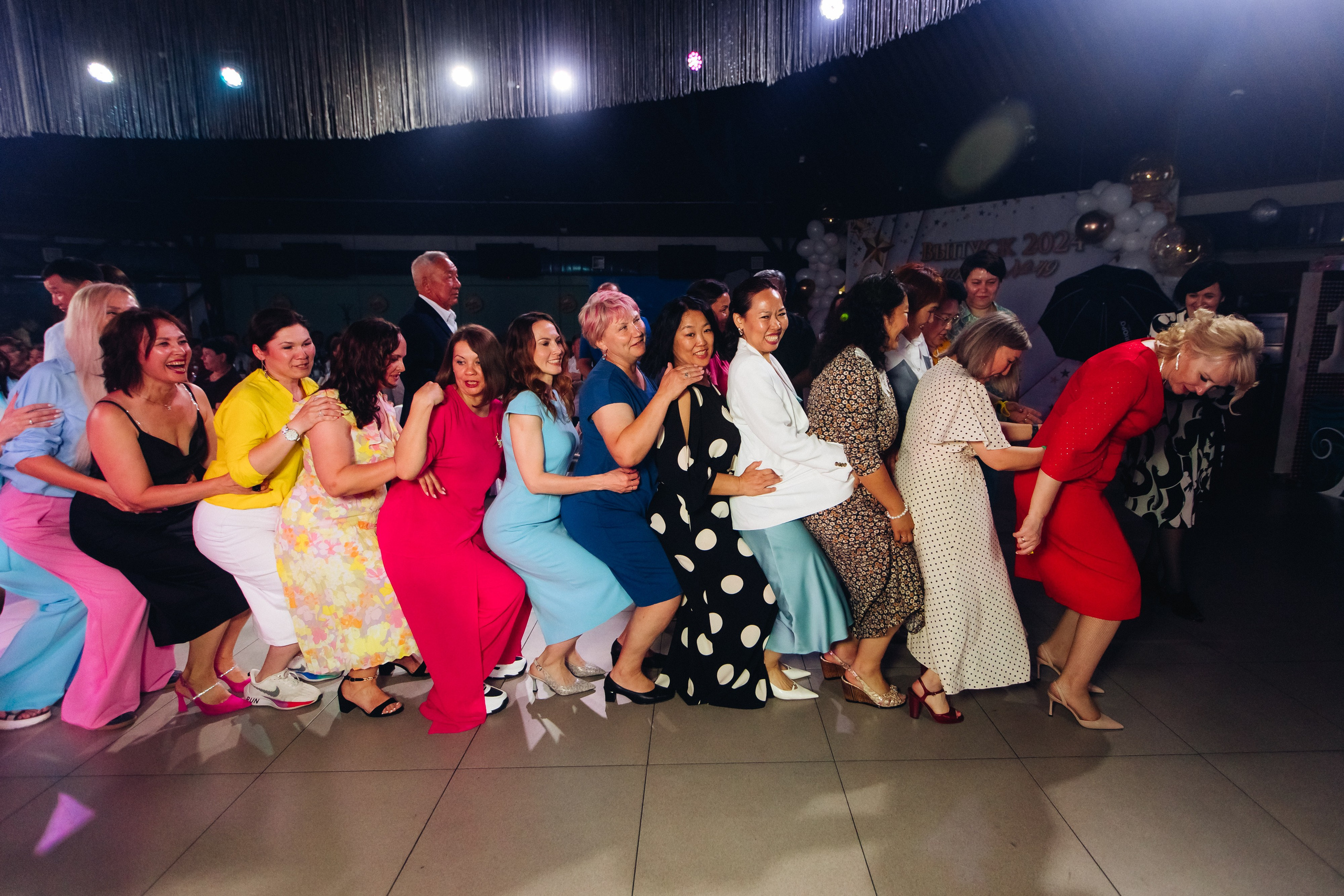 Выпускной вечер. 49 школа. Баран на корове. Свадебный и семейный фотограф в Улан-Удэ