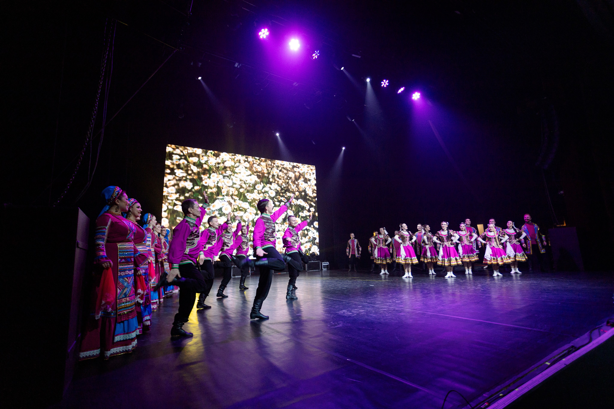 РЕПОРТАЖ: НОВЫЙ ГОД В ДК МЕТАЛЛУРГ. Профессиональный фотограф в Ижевске Леша Петров