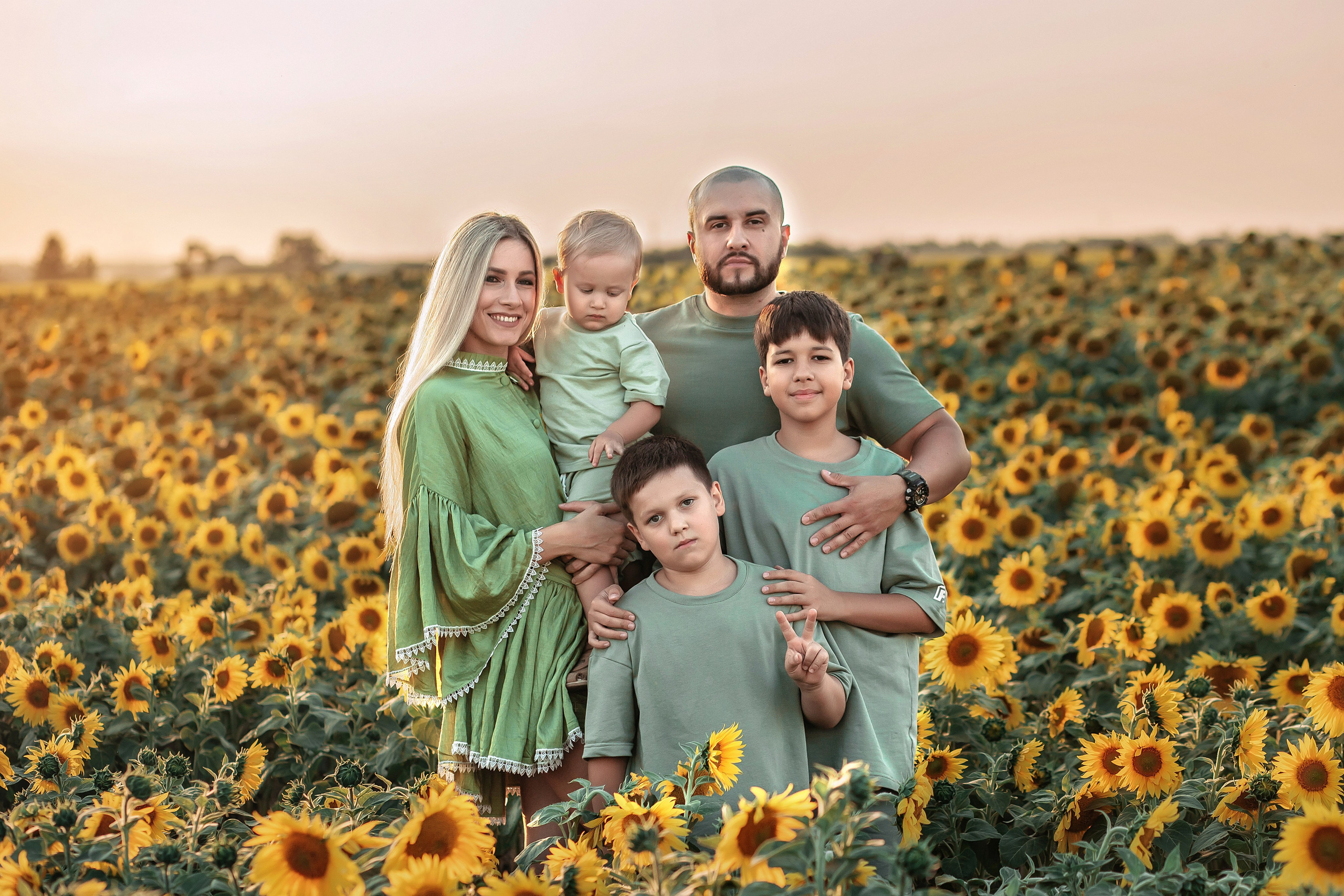 Закат в подсолнухаx. Детский и семейный фотограф в Красноярске Юлия Бирюкова