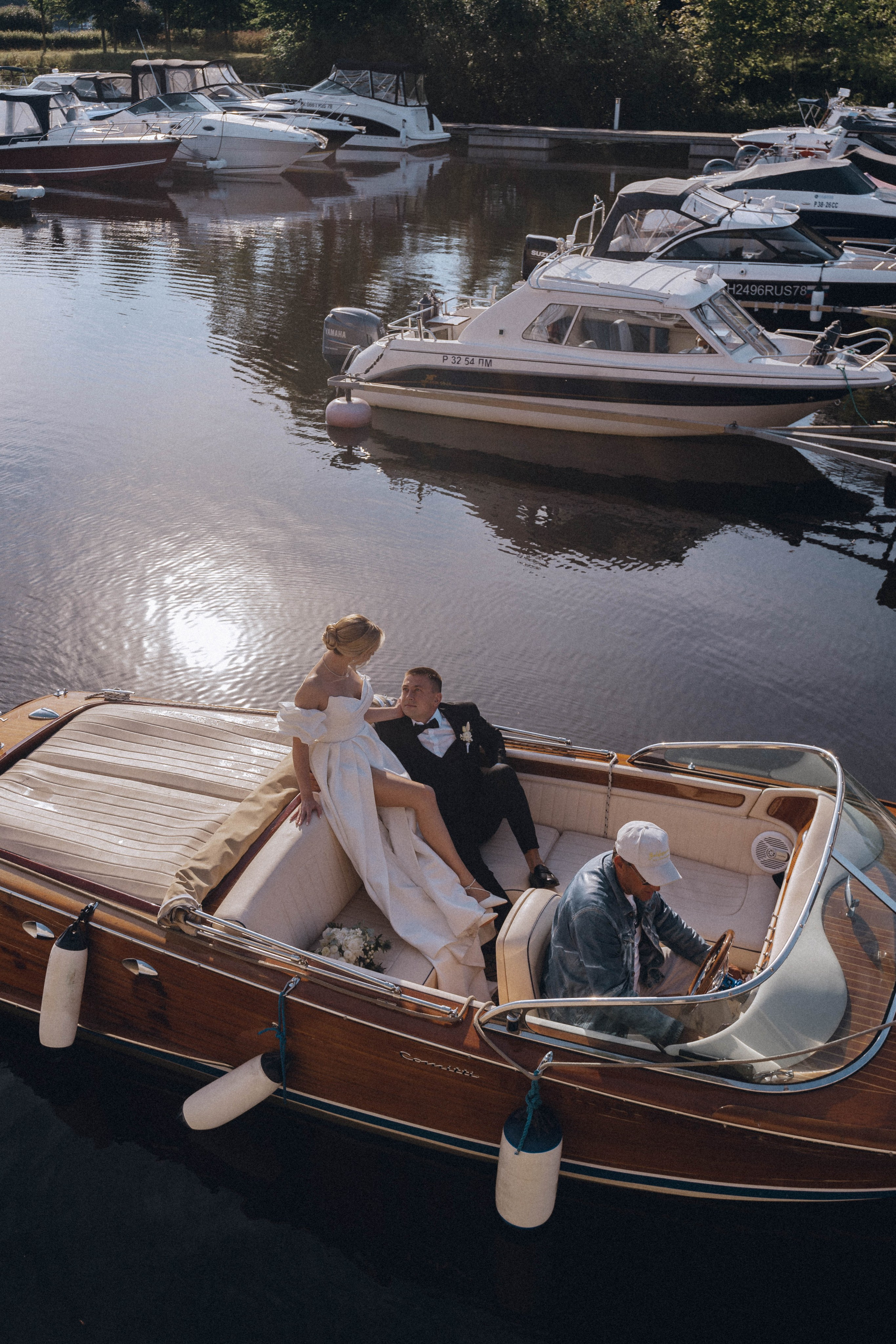 СВАДЕНБНАЯ СЬЕМКА НА КАТЕРЕ ПО КАНАЛАМ САНКТ-ПЕТЕРБУРГА И В АКВАТОРИИ НЕВЫ. Профессиональный фотограф, Санкт-Петербург — Виктория Богомолова