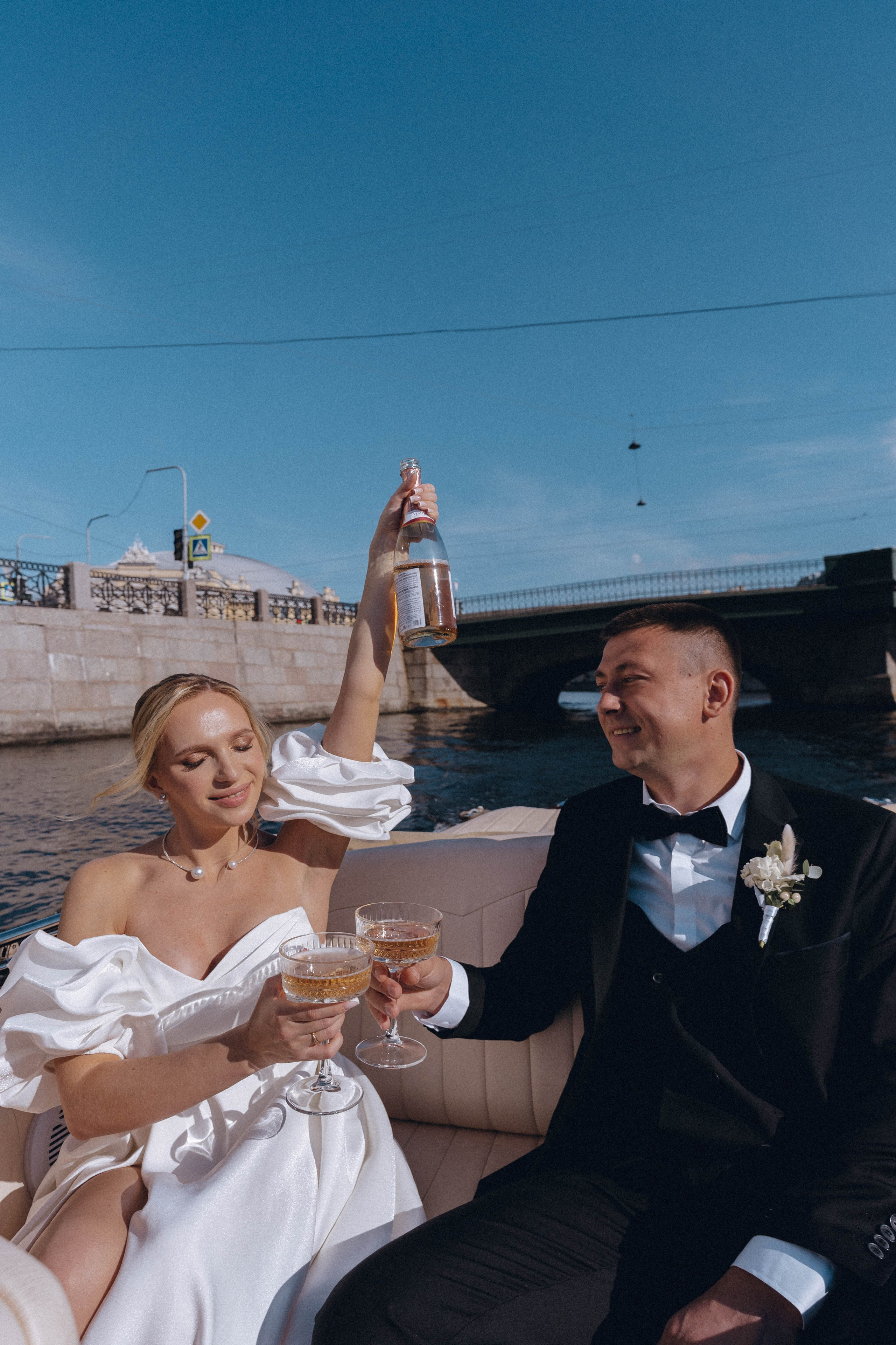 СВАДЕНБНАЯ СЬЕМКА НА КАТЕРЕ ПО КАНАЛАМ САНКТ-ПЕТЕРБУРГА И В АКВАТОРИИ НЕВЫ. Профессиональный фотограф, Санкт-Петербург — Виктория Богомолова