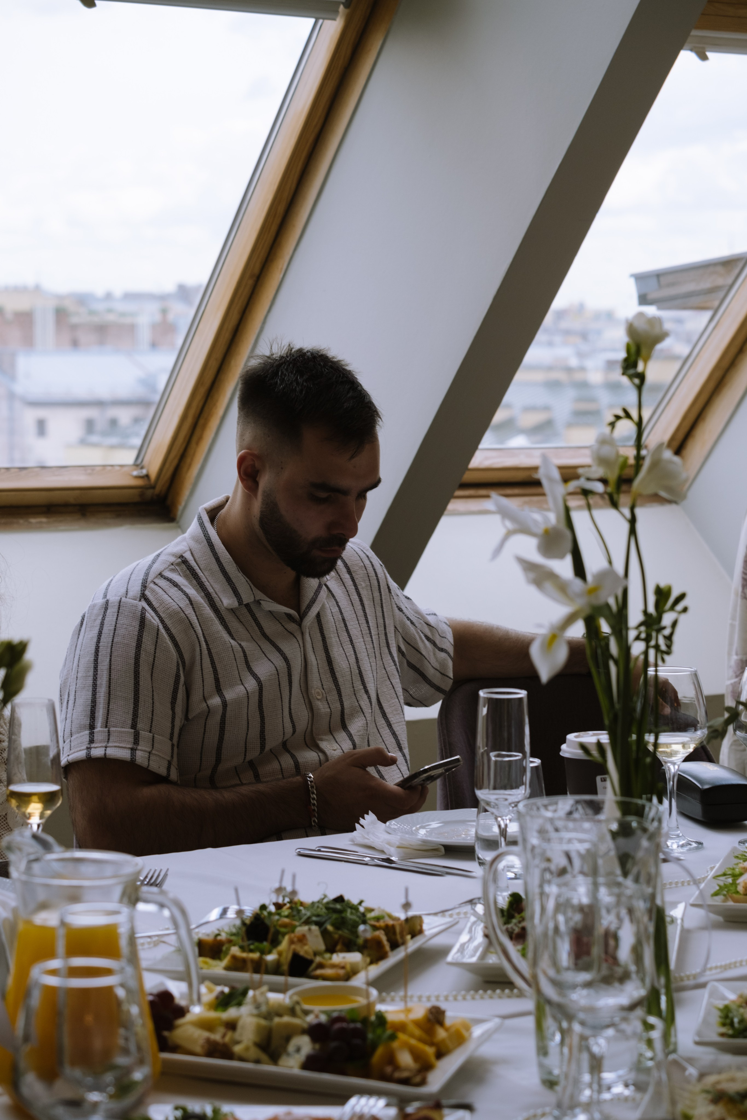 СВАДЕБНЫЙ БАНКЕТ НА ВЛАДИМИРСКОЙ В САНКТ-ПЕТЕРБУРГЕ (КАМЕРНАЯ СВАДЬБА). Профессиональный фотограф, Санкт-Петербург — Виктория Богомолова