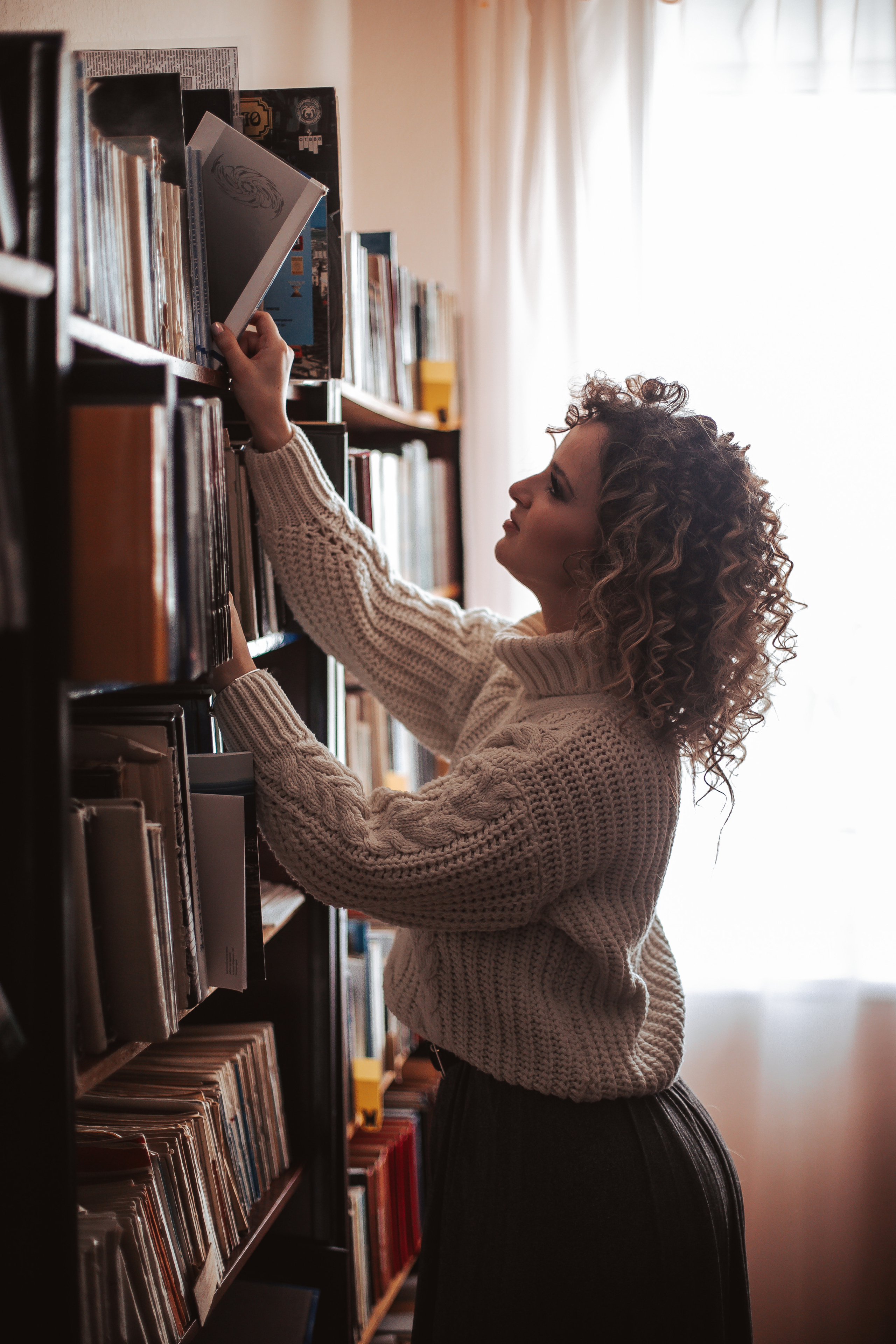 Love story in library. Портретный, семейный, свадебный фотограф в Магадане — Екатерина Литвин