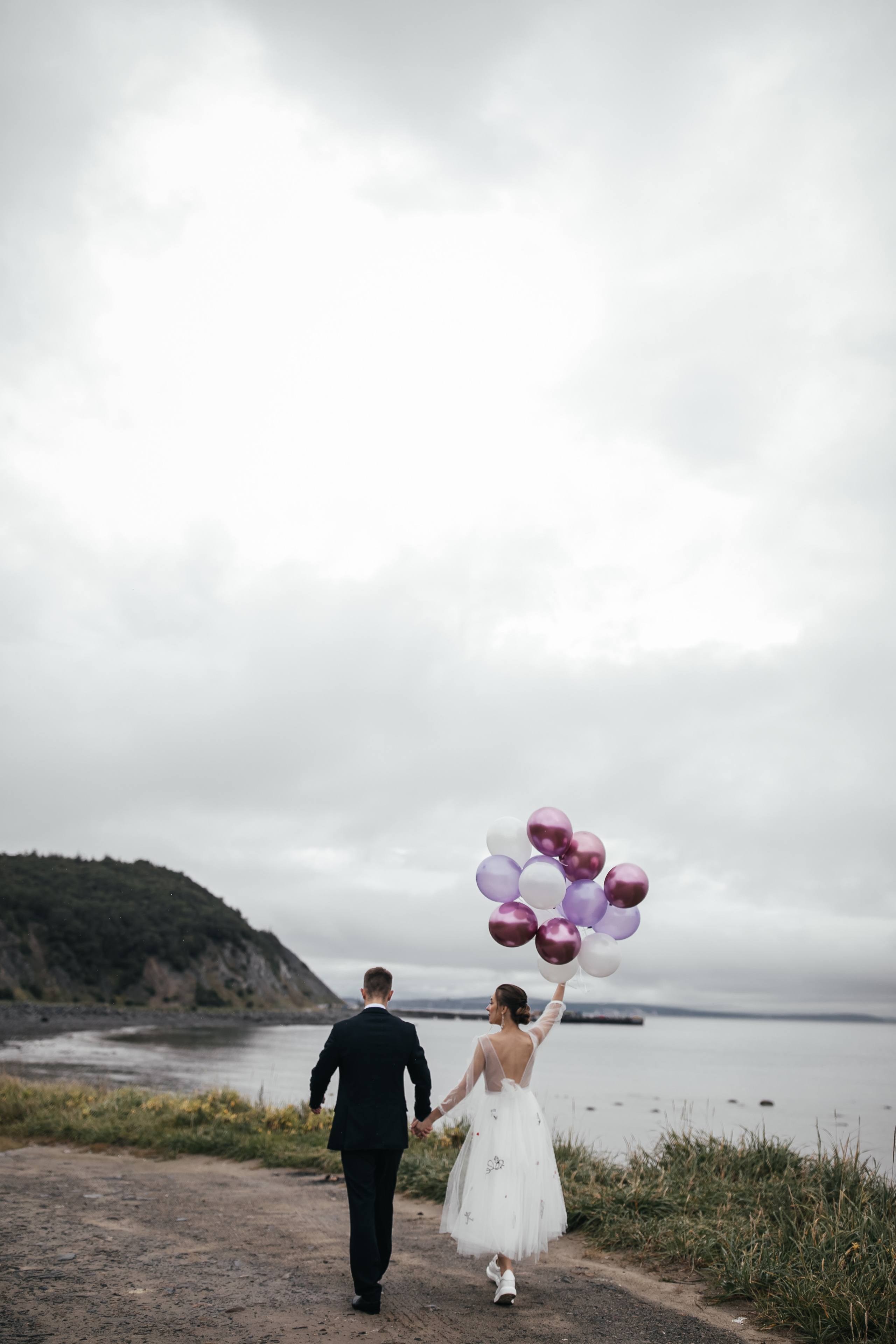 Свадебная фотопрогулка для молодоженов на природе