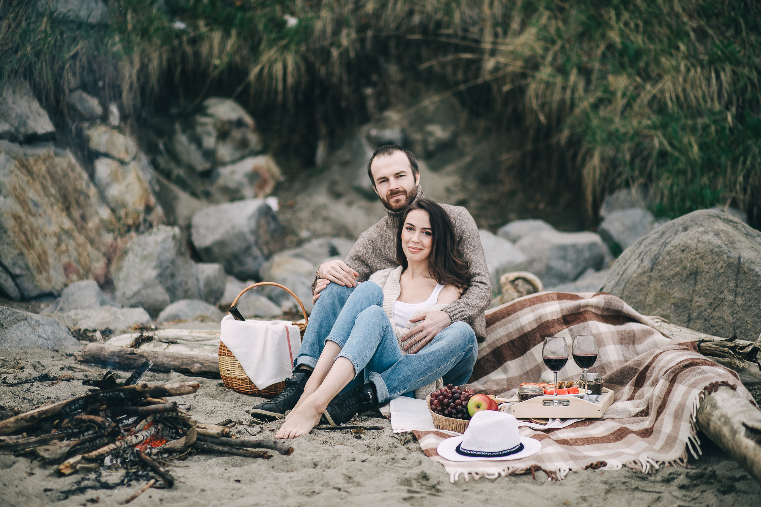 Романтичная семейная Фотосессия для двоих на берегу Охотского моря. Портретный, семейный, свадебный фотограф в Магадане — Екатерина Литвин