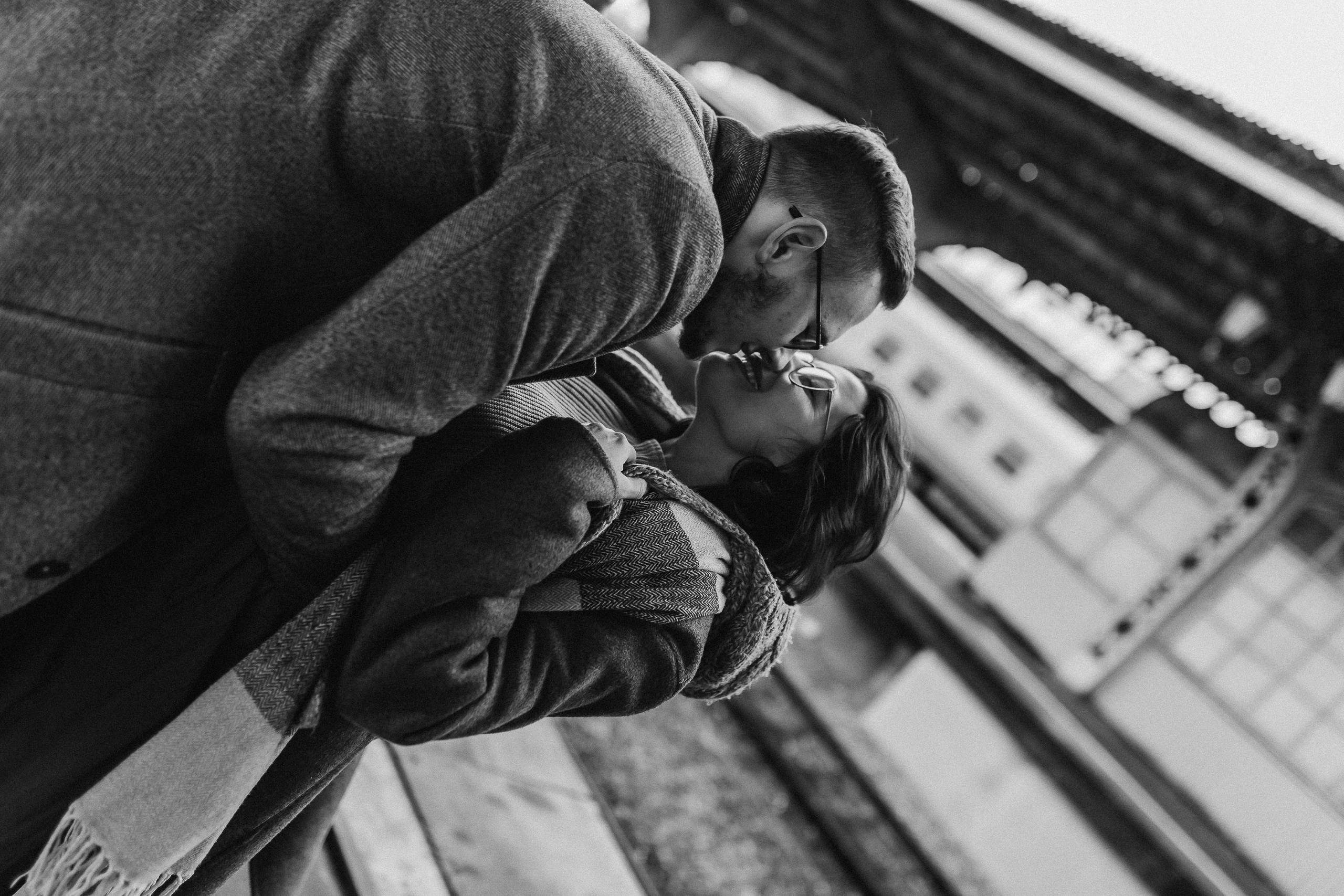 Никита и Юля: съёмка на Витебском вокзале. Фотограф Санкт-Петербург Князева Елизавета