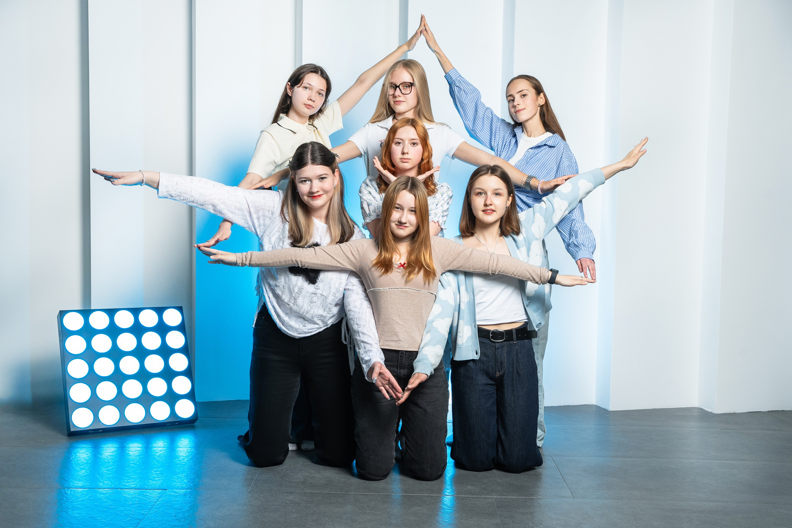 Выпускная фотосессия в фотостудии. Выпускные альбомы Нижнекамск Набережные Челны Фотостудия Небо