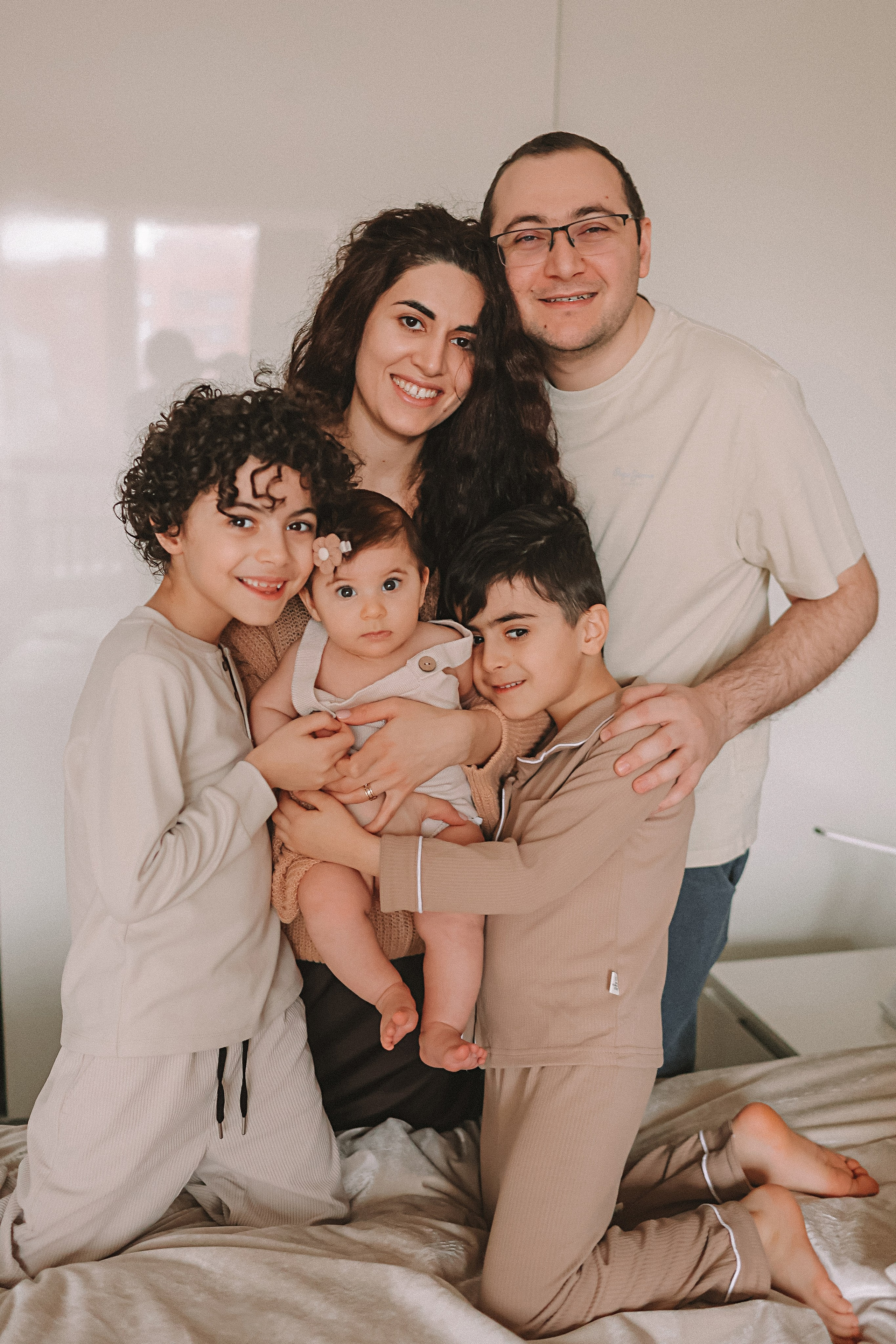 С малышкой. Семейный фотограф Тюмень, фотограф на роды Салмина Мария