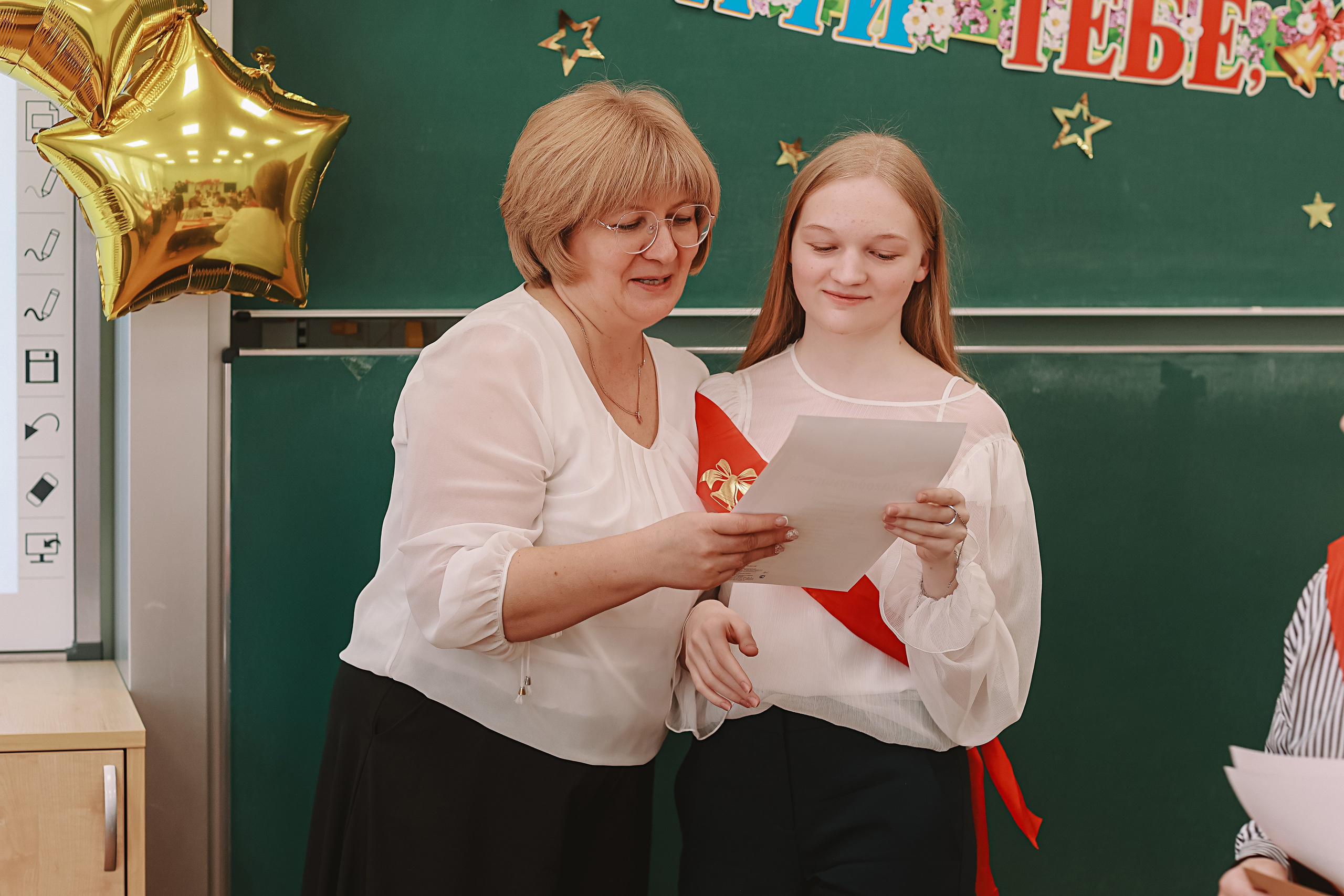 Последний звонок. Семейный фотограф Тюмень, фотограф на роды Салмина Мария