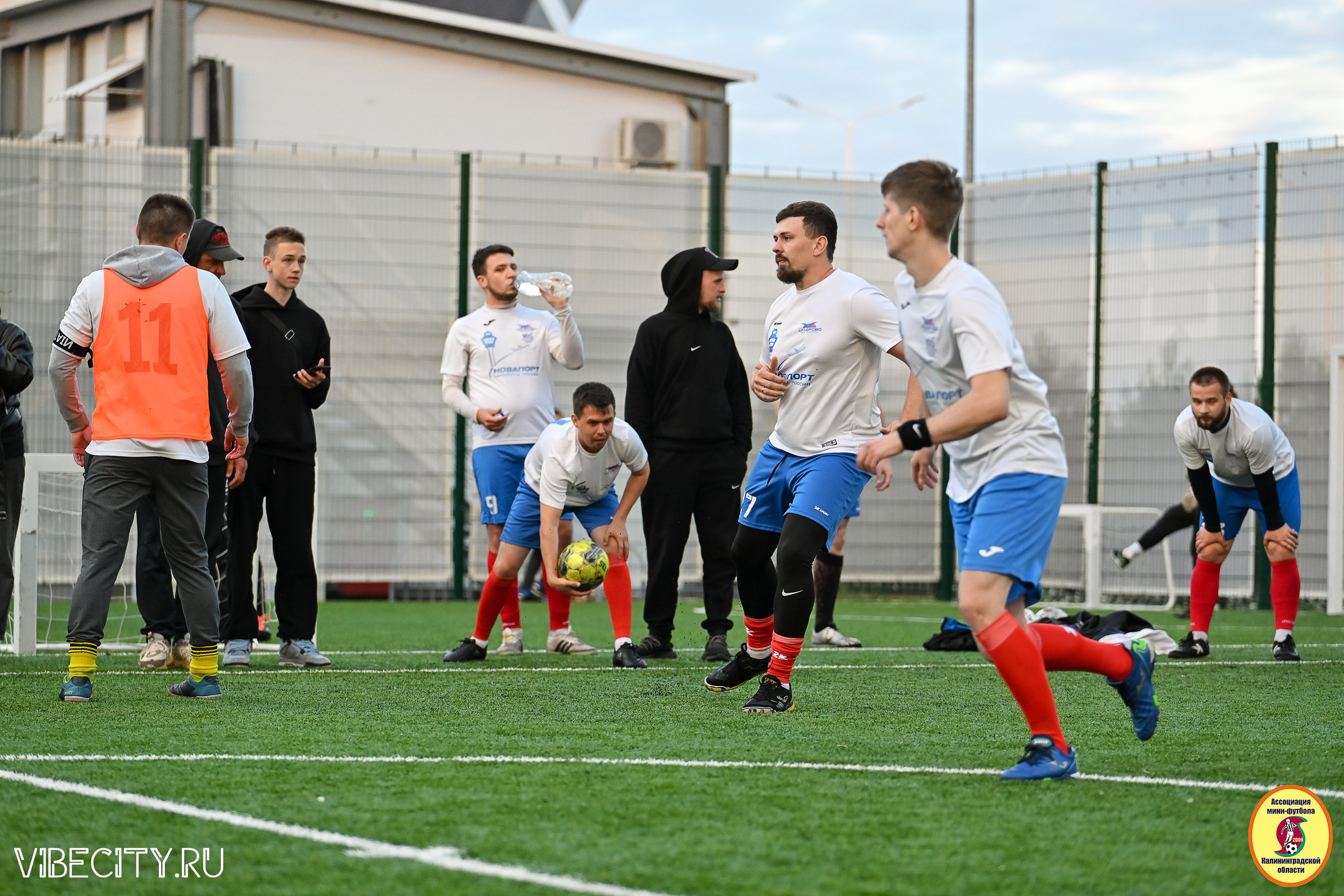 ИГРЫ МИНИ-ФУТБОЛЬНОЙ И КОРПОРАТИВНОЙ ЛИГИ. VIBECITY.RU Вайб Сити Ру Фоторепортажи Фотоотчеты Калининград