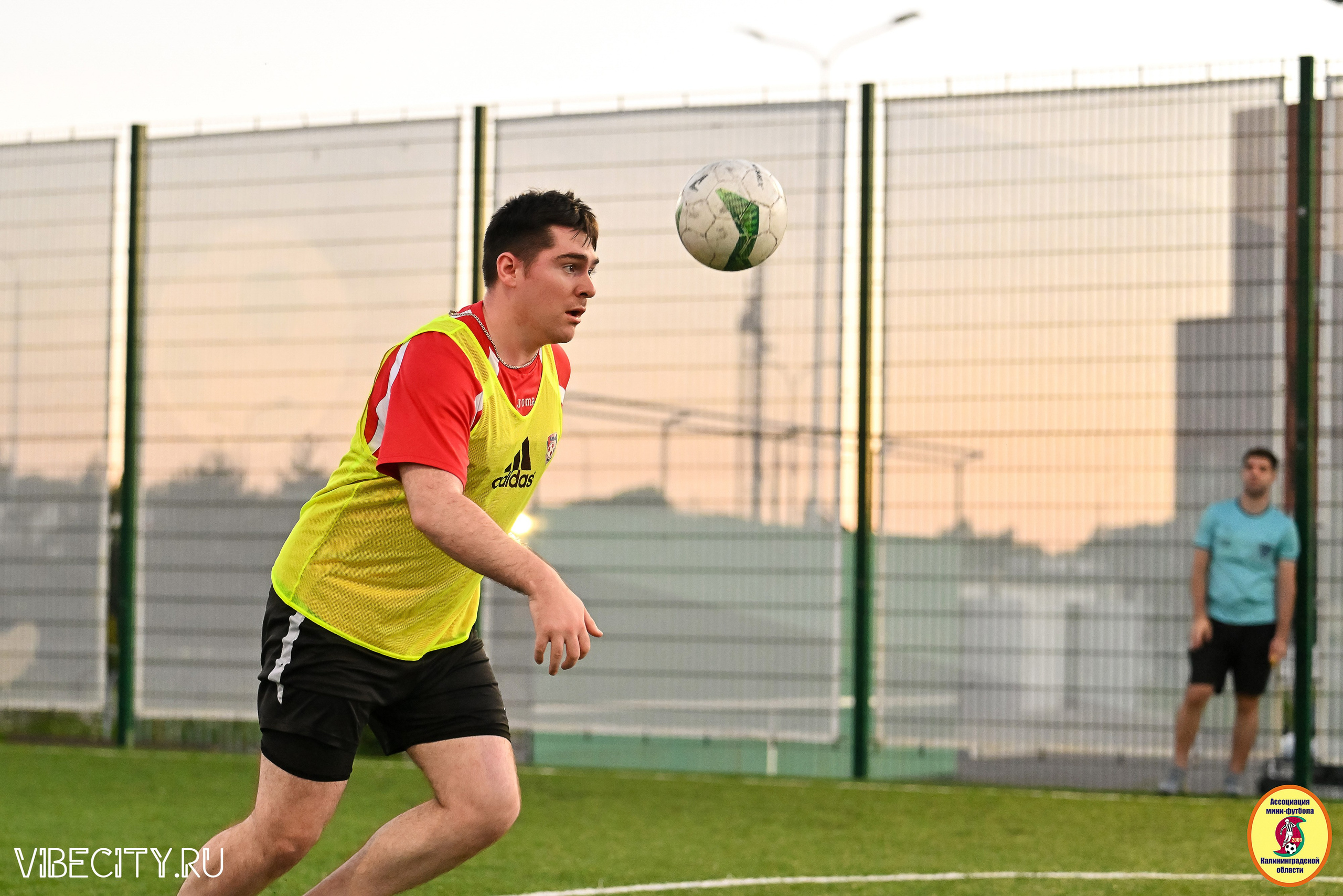 ИГРЫ МИНИ-ФУТБОЛЬНОЙ И КОРПОРАТИВНОЙ ЛИГИ. VIBECITY.RU Вайб Сити Ру Фоторепортажи Фотоотчеты Калининград