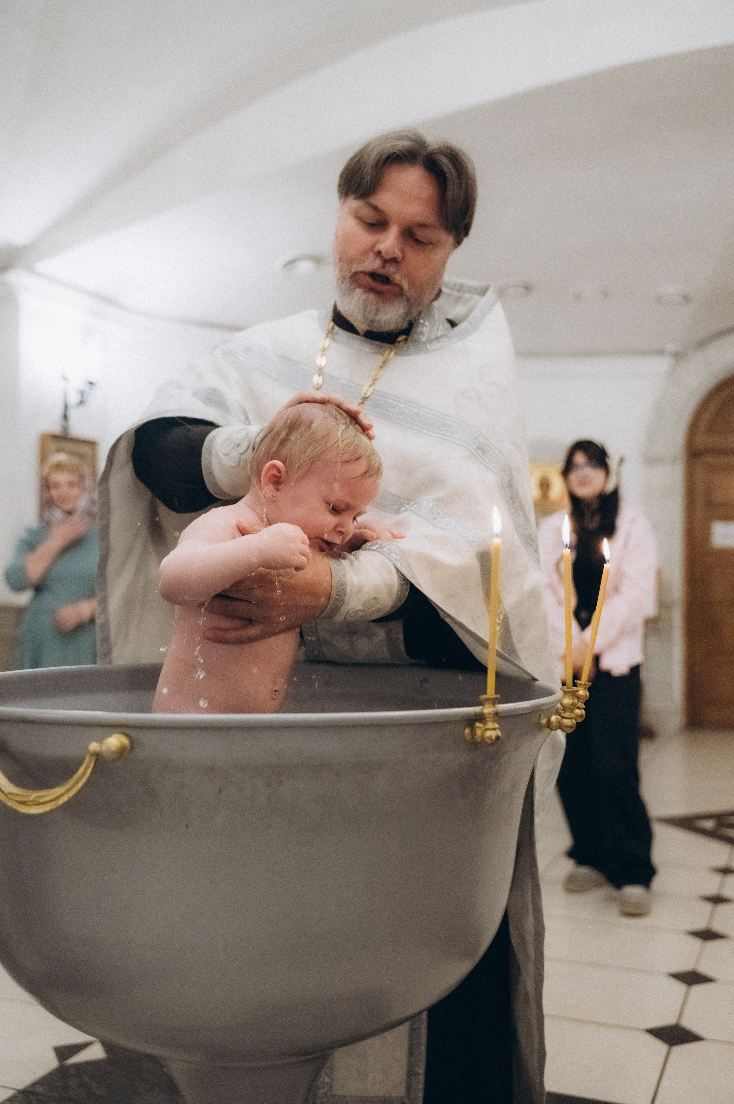 Крещение Владиславы (Криптовый храм в честь собора Новомучеников и Исповедников земли Белорусской). Семейный фотограф в Минске Дарья Дреко