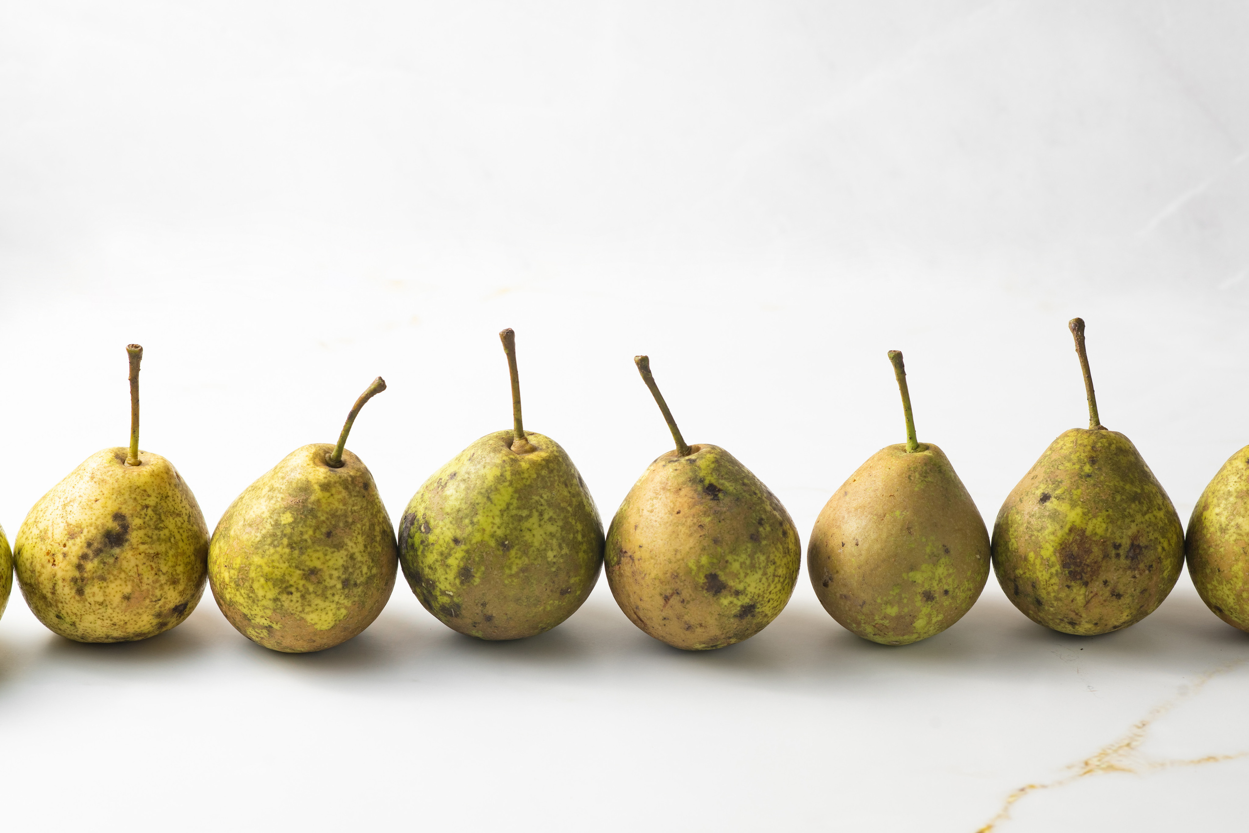 изолят, food-фотография спб, груши на белом фоне