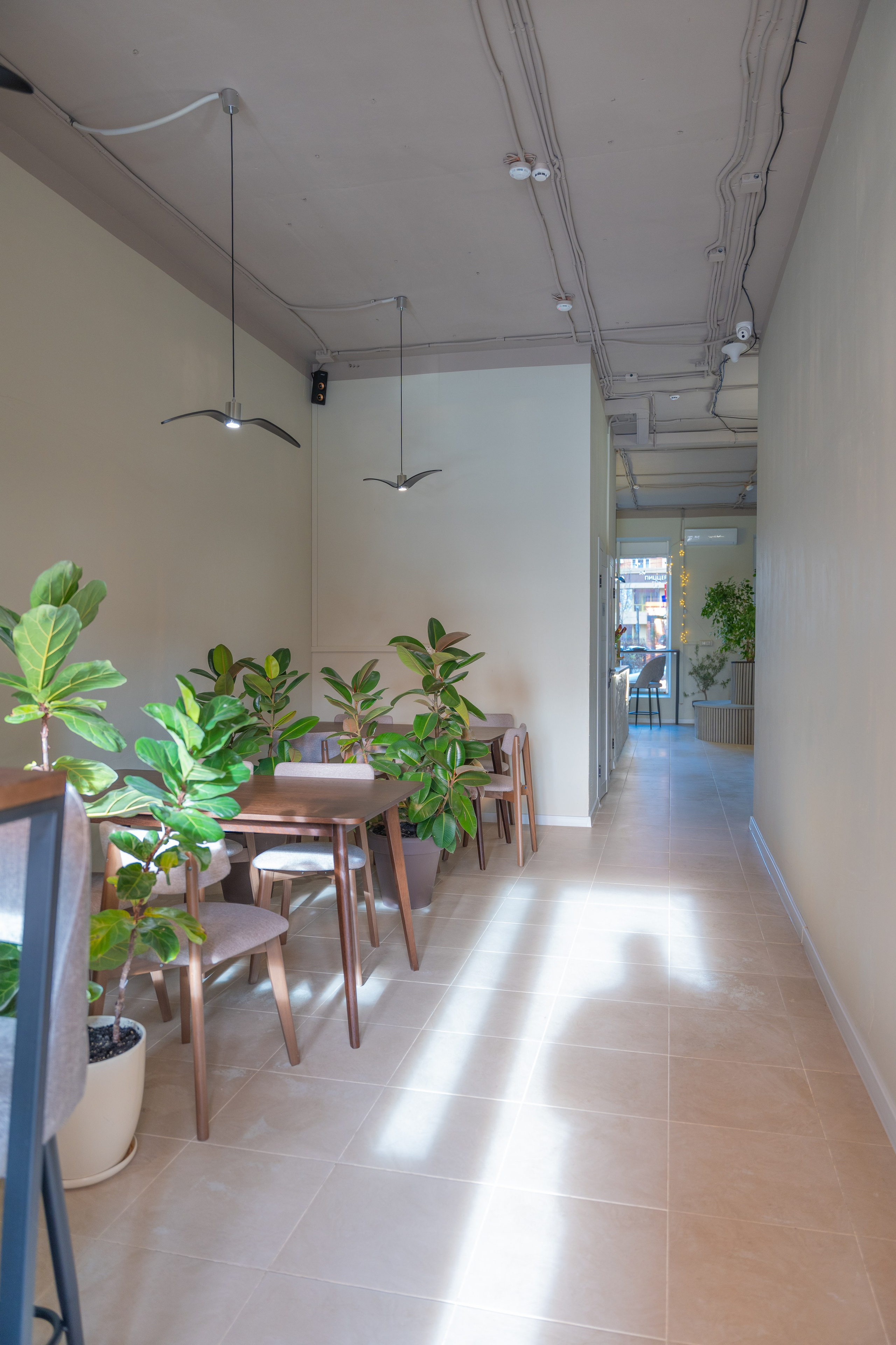 Интерьерная фотосъемка кофейни Love and Coffee — уютное место в Краснодаре Профессиональная фотосъемка интерьера кофейни в Краснодаре — Love. Шедевры для Вас! Фотограф и Видеограф в Краснодаре Пахиев Руслан