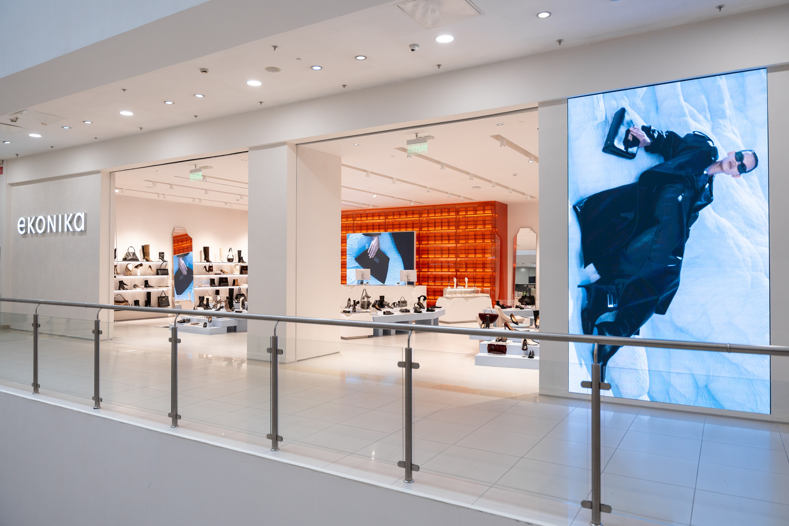 Интерьерная фотосъемка магазина Ekonika в Краснодаре — обувной бренд Профессиональная фотосъемка Ekonika — фирменный магазин в Краснодаре. Шедевры для Вас! Фотограф и Видеограф в Краснодаре Пахиев Руслан
