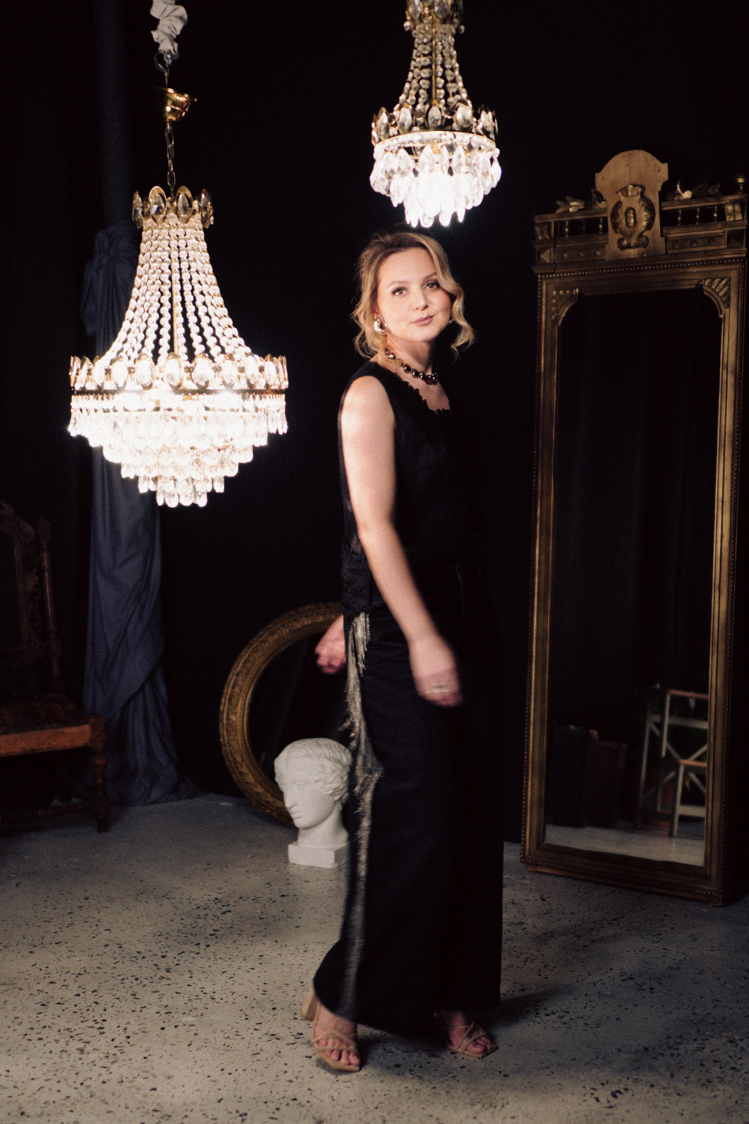 НОВОГОДНЯЯ ФОТОСЕСИИЯ В СТУДИИ ДЛЯ ДЕВУШКИ И ПРОГУЛКА ПО ЧЕРНЫШЕВСКОЙ. Профессиональный фотограф, Санкт-Петербург — Виктория Богомолова