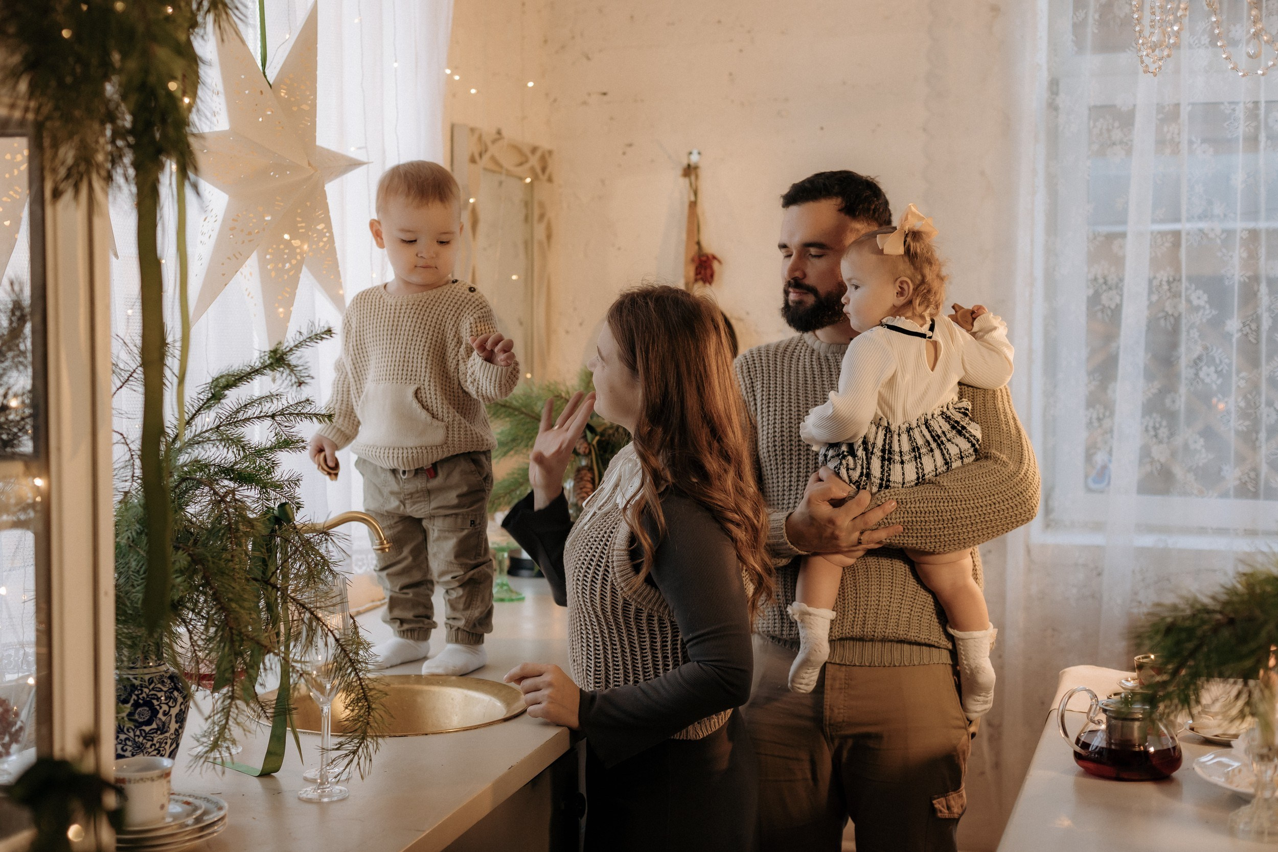 Когда самое тёплое место — рядом с семьёй. Свадебный фотограф Пермь