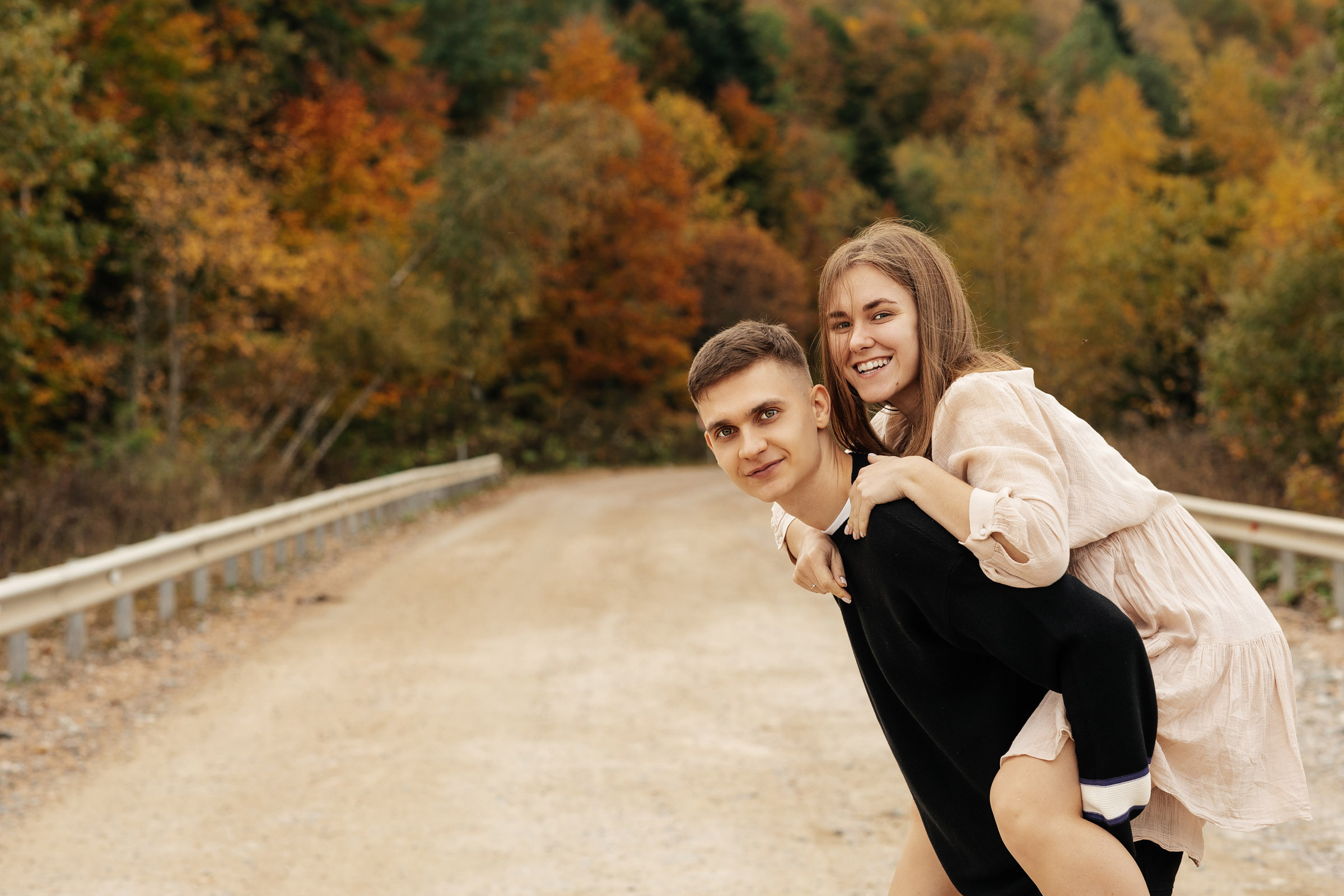 Красочное Love Story в осенних горах. Архитектурный и интерьерный фотограф в Краснодаре | Дмитрий Демской