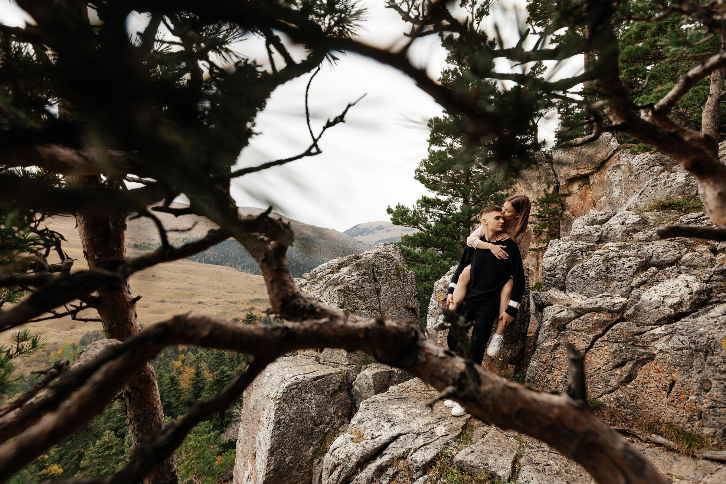 Красочное Love Story в осенних горах. Архитектурный и интерьерный фотограф в Краснодаре | Дмитрий Демской