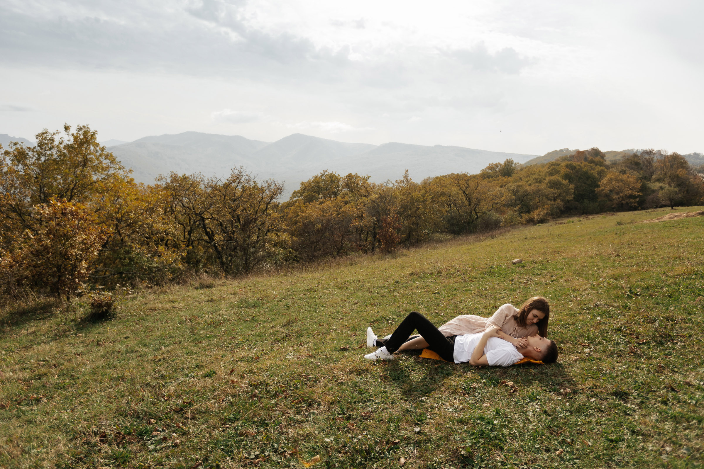 Красочное Love Story в осенних горах. Архитектурный и интерьерный фотограф в Краснодаре | Дмитрий Демской