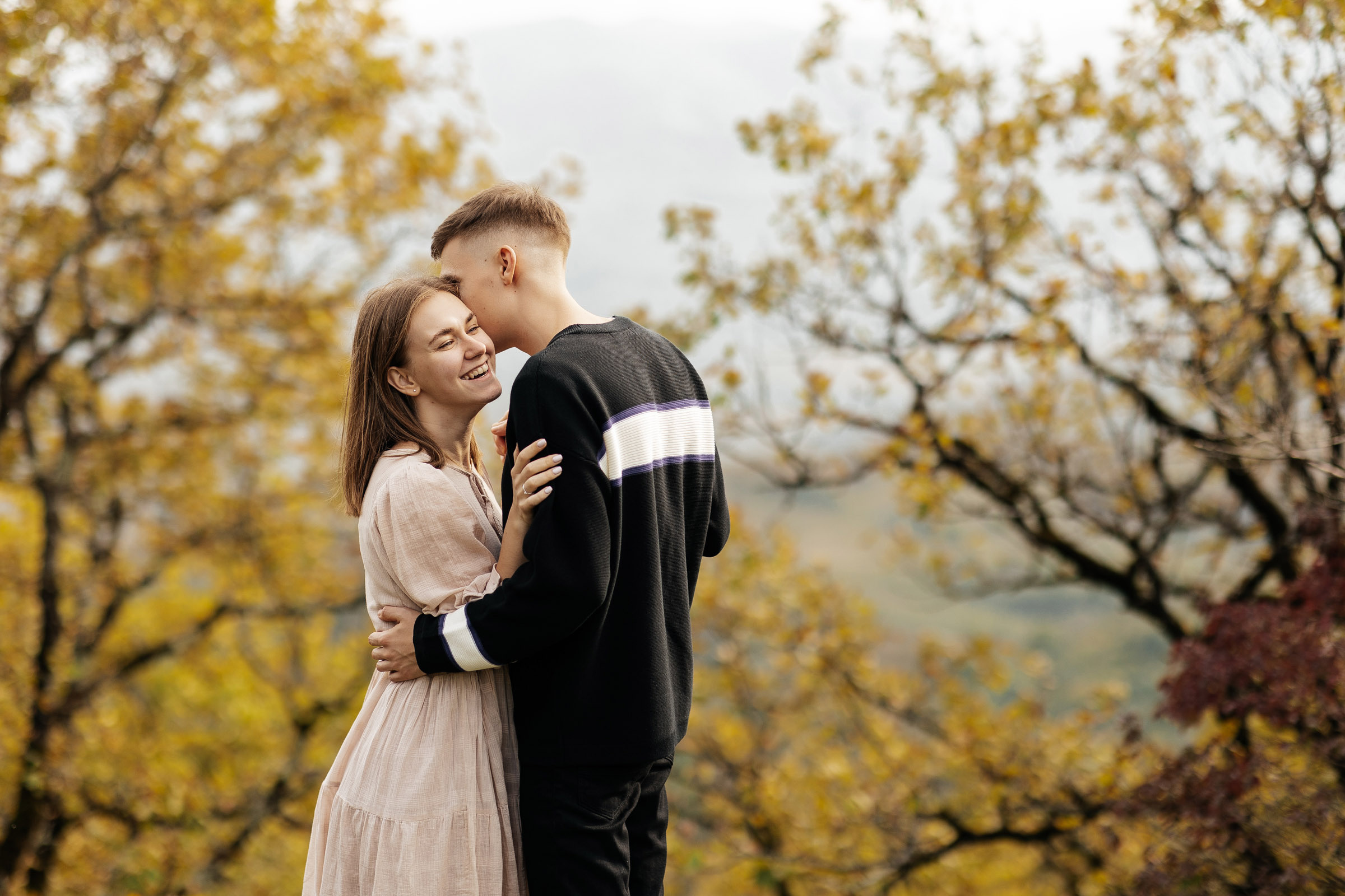 Красочное Love Story в осенних горах. Архитектурный и интерьерный фотограф в Краснодаре | Дмитрий Демской