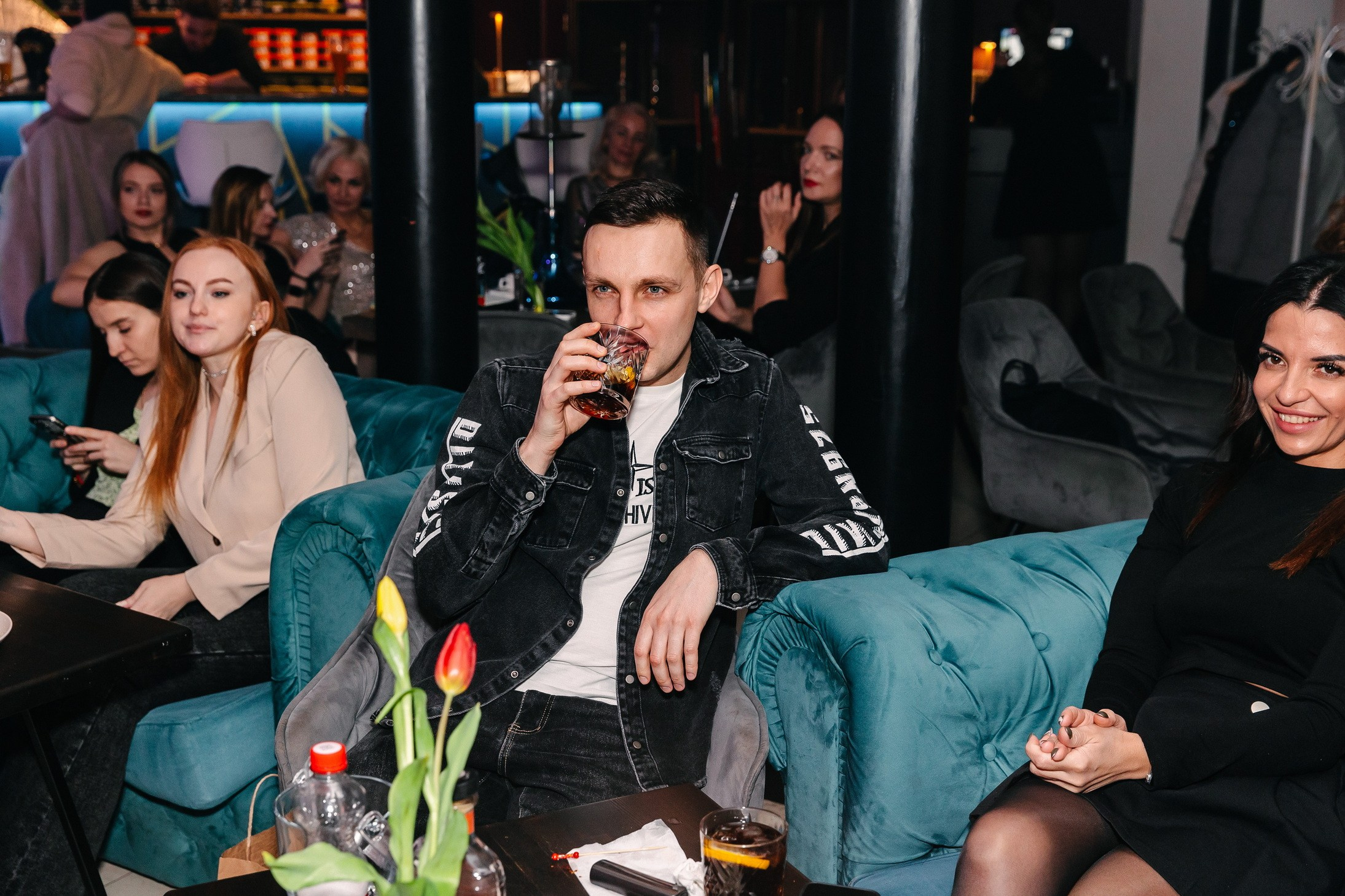 8 марта в лаунж-баре Major 2024. Свадебный, семейный и детский фотограф в Калининграде Елена Кравцова