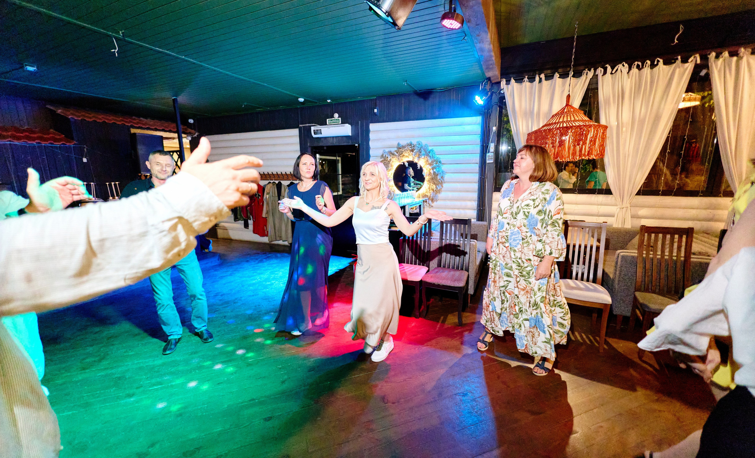 Выпускной 35 Сош. Фотограф Выпускные альбомы Таганрог Сергей Коробченко