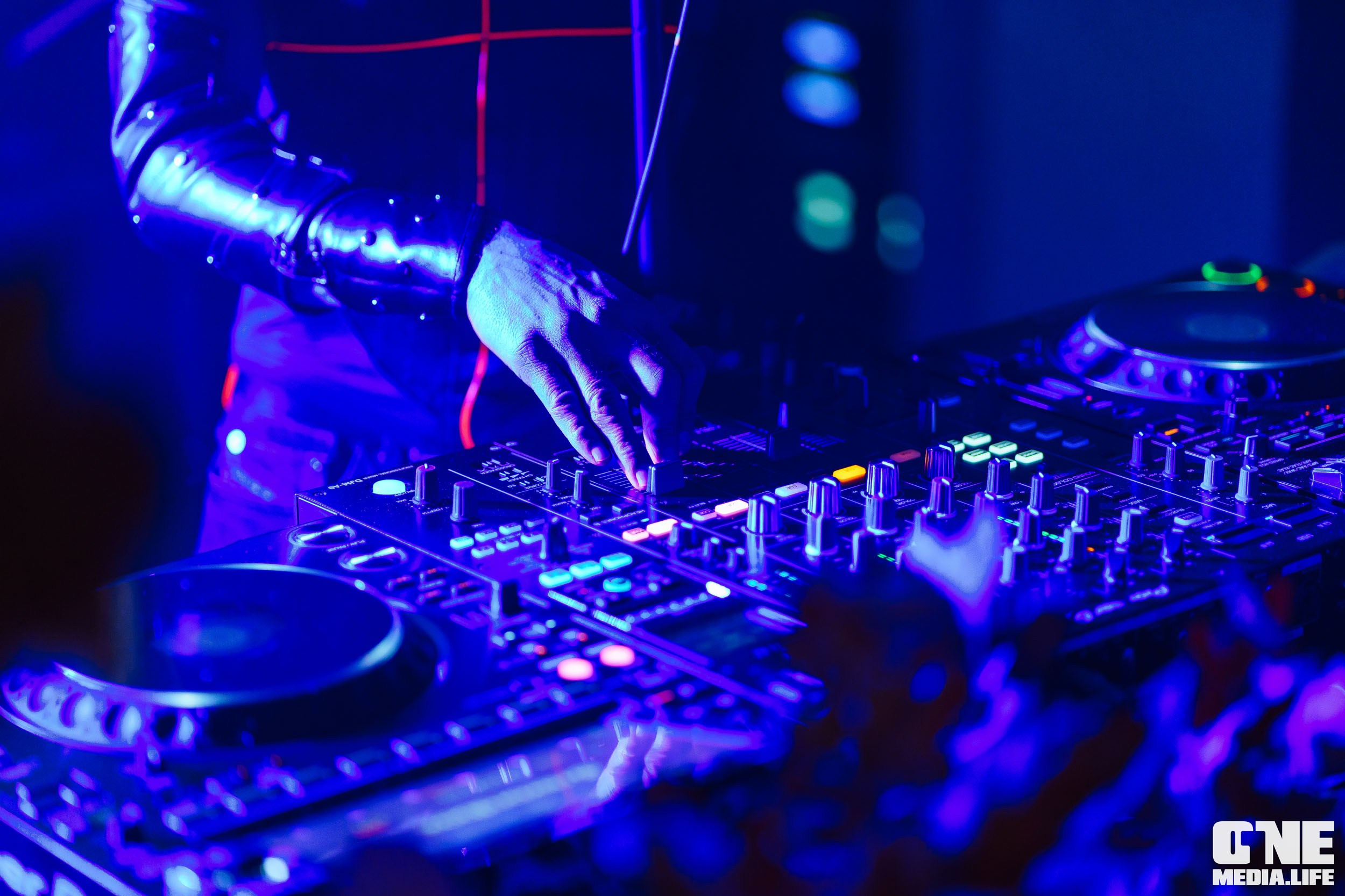 Фоторепортаж из клуба Universal. One Media Life: фоторепортажи, фотоотчеты с мероприятий и заведений