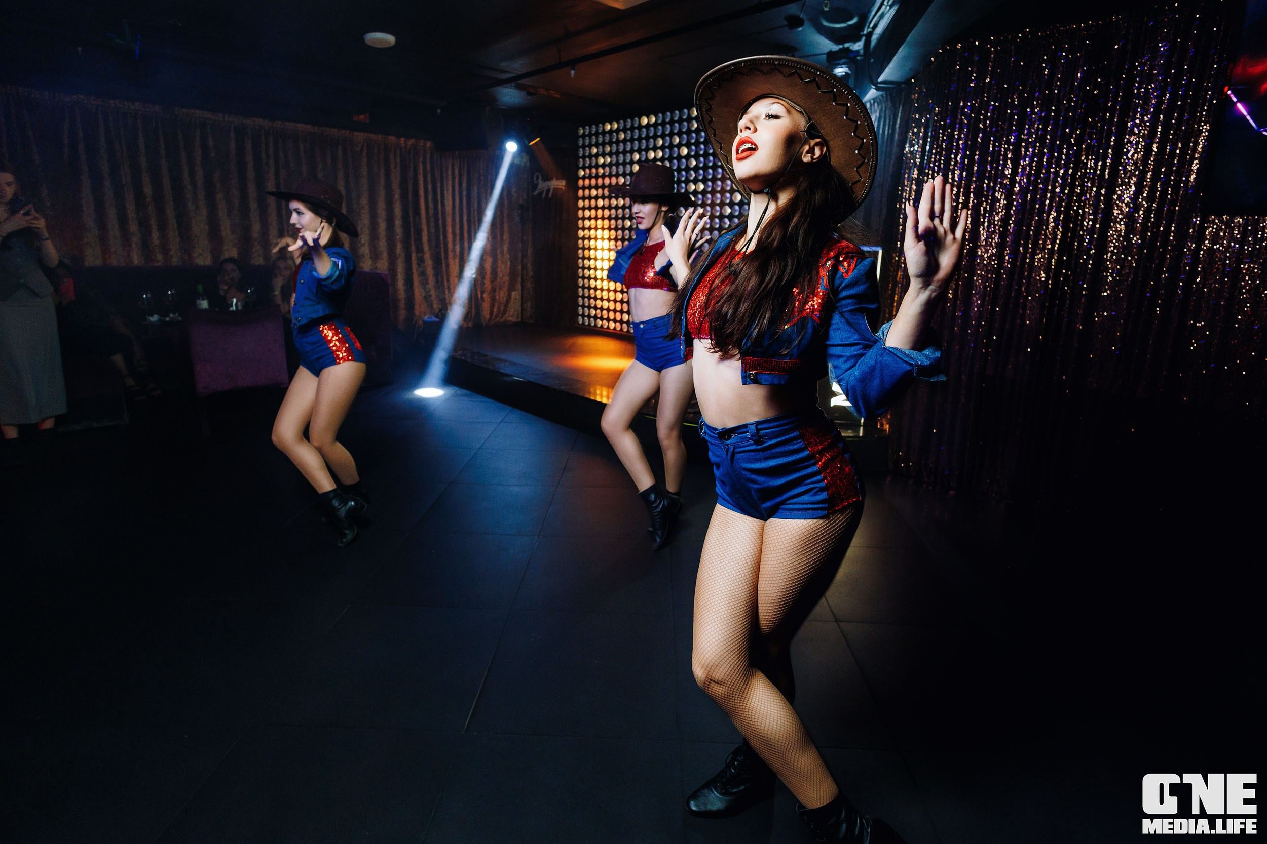 Фоторепортаж из караоке-клуба Эйфория. One Media Life: фоторепортажи, фотоотчеты с мероприятий и заведений