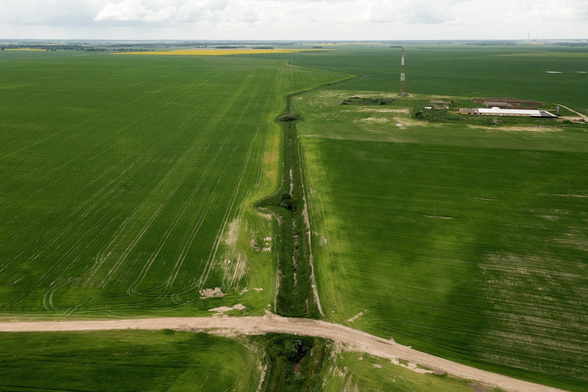 Home.land. Künstler Verstecktoff