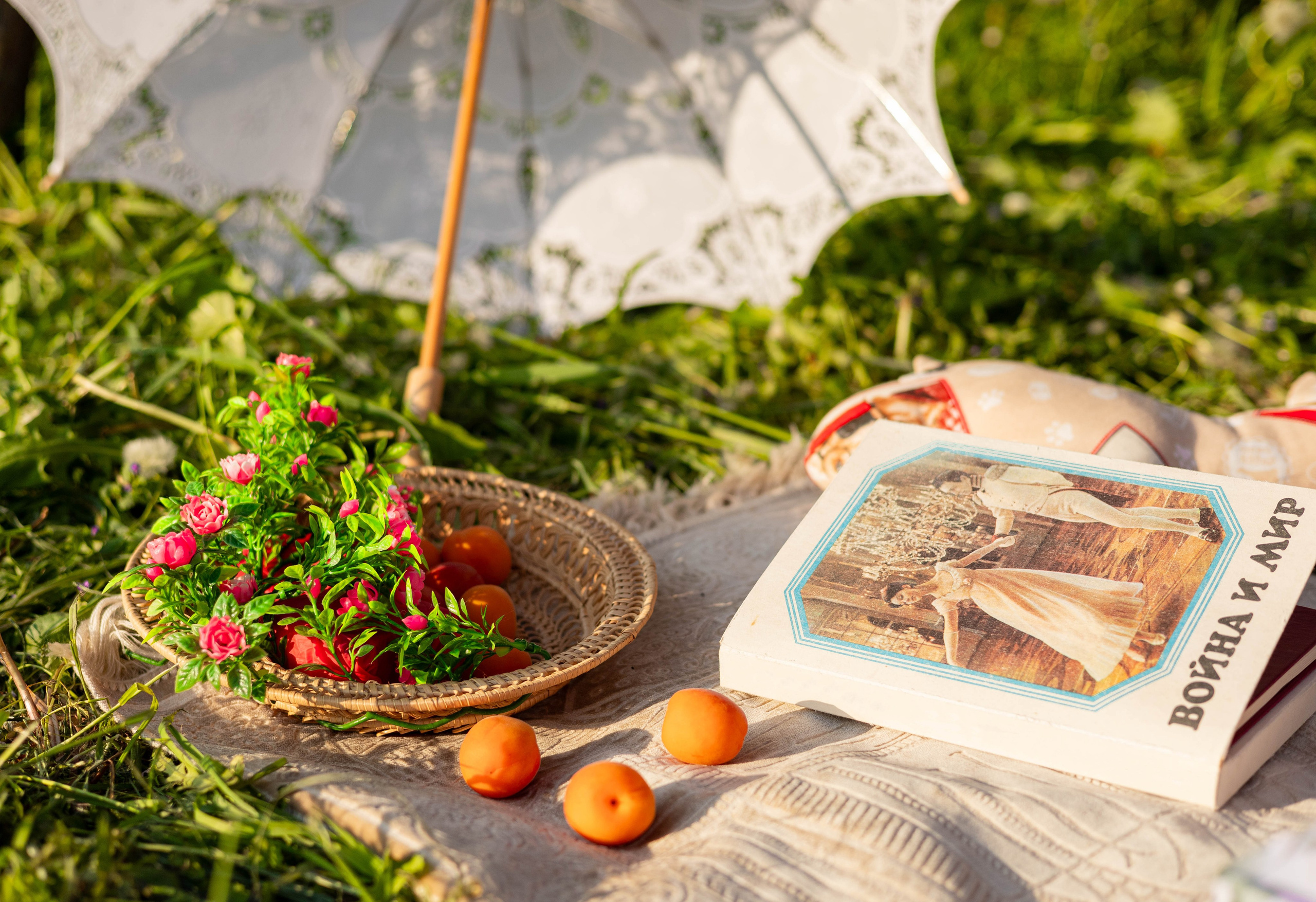 Алена. Цветение яблони. Портретный фотограф Панферова Регина г. Санкт-Петербург, г. Казань