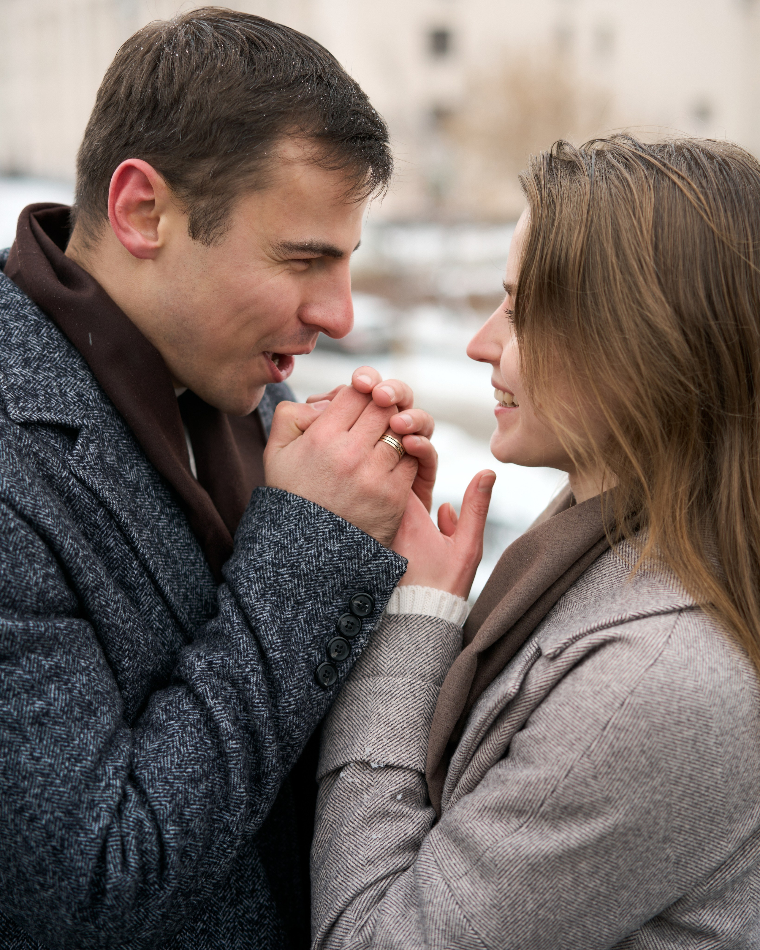 Любовь начинается с поцелуя. Minflo Photographer