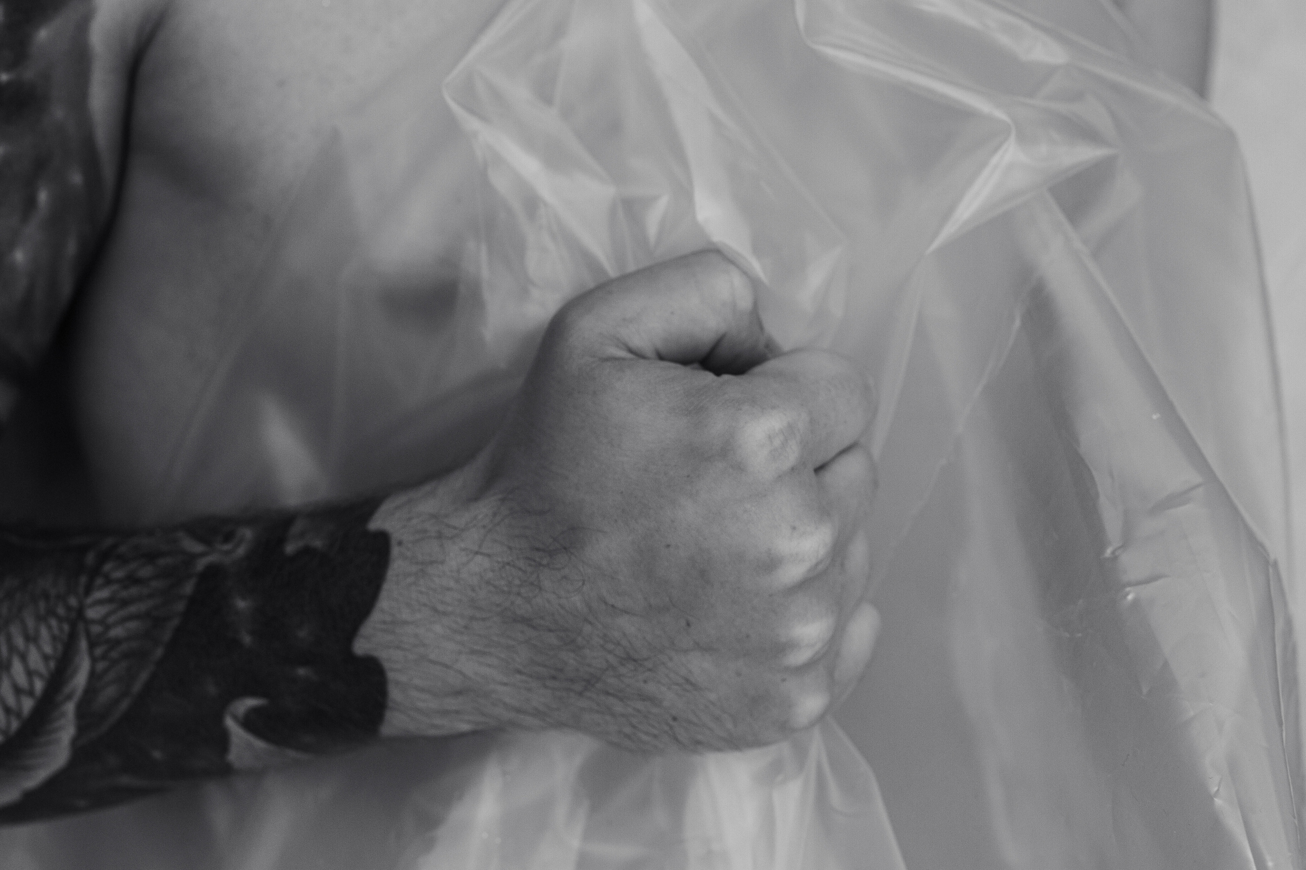 сжатый кулак 