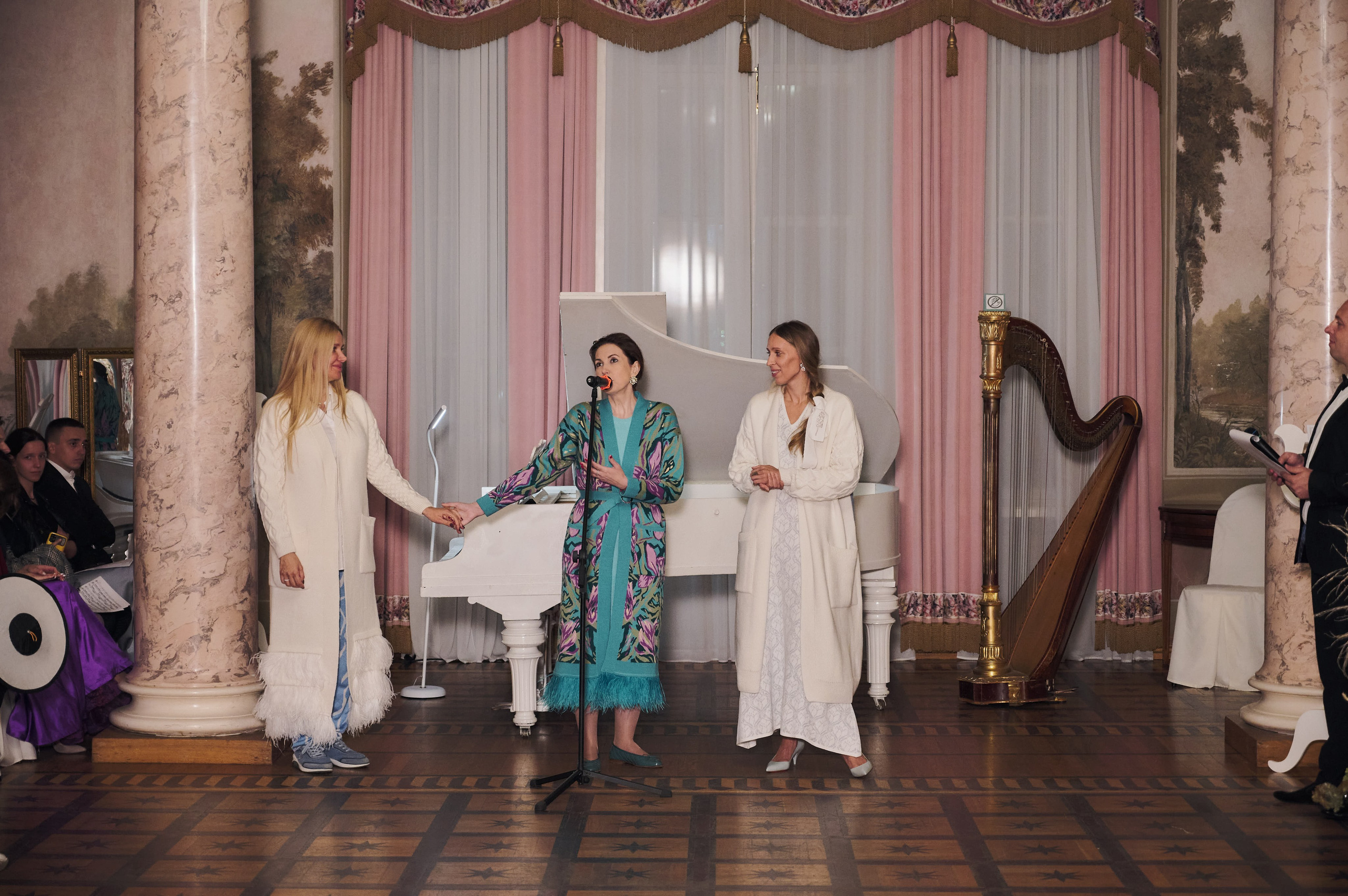 Открытие выставки 13.09.22. Никита Хохловский фото и видео продакшн