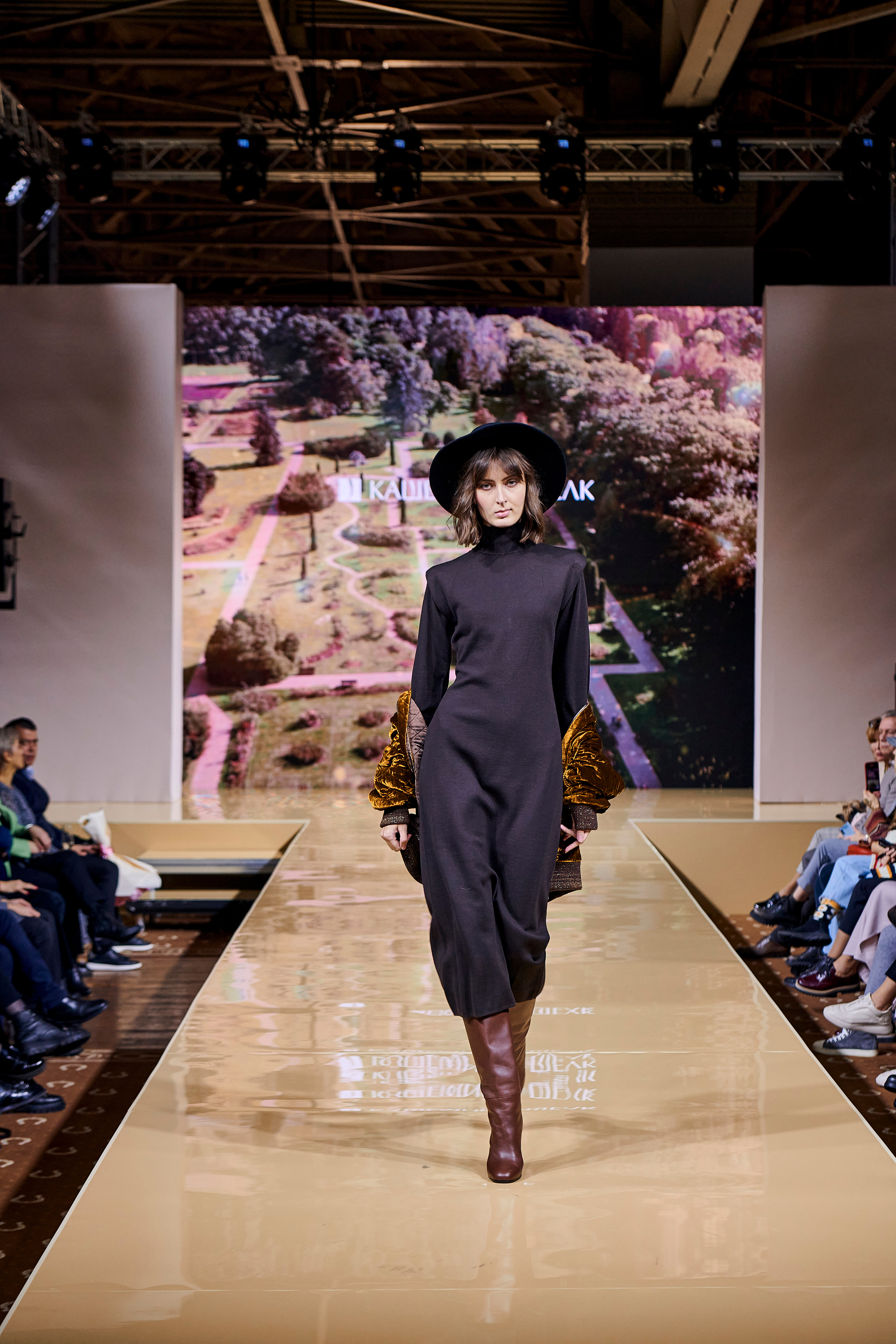 Модный показ «Кашемир и Шелк». Фотограф Постольник Дарья