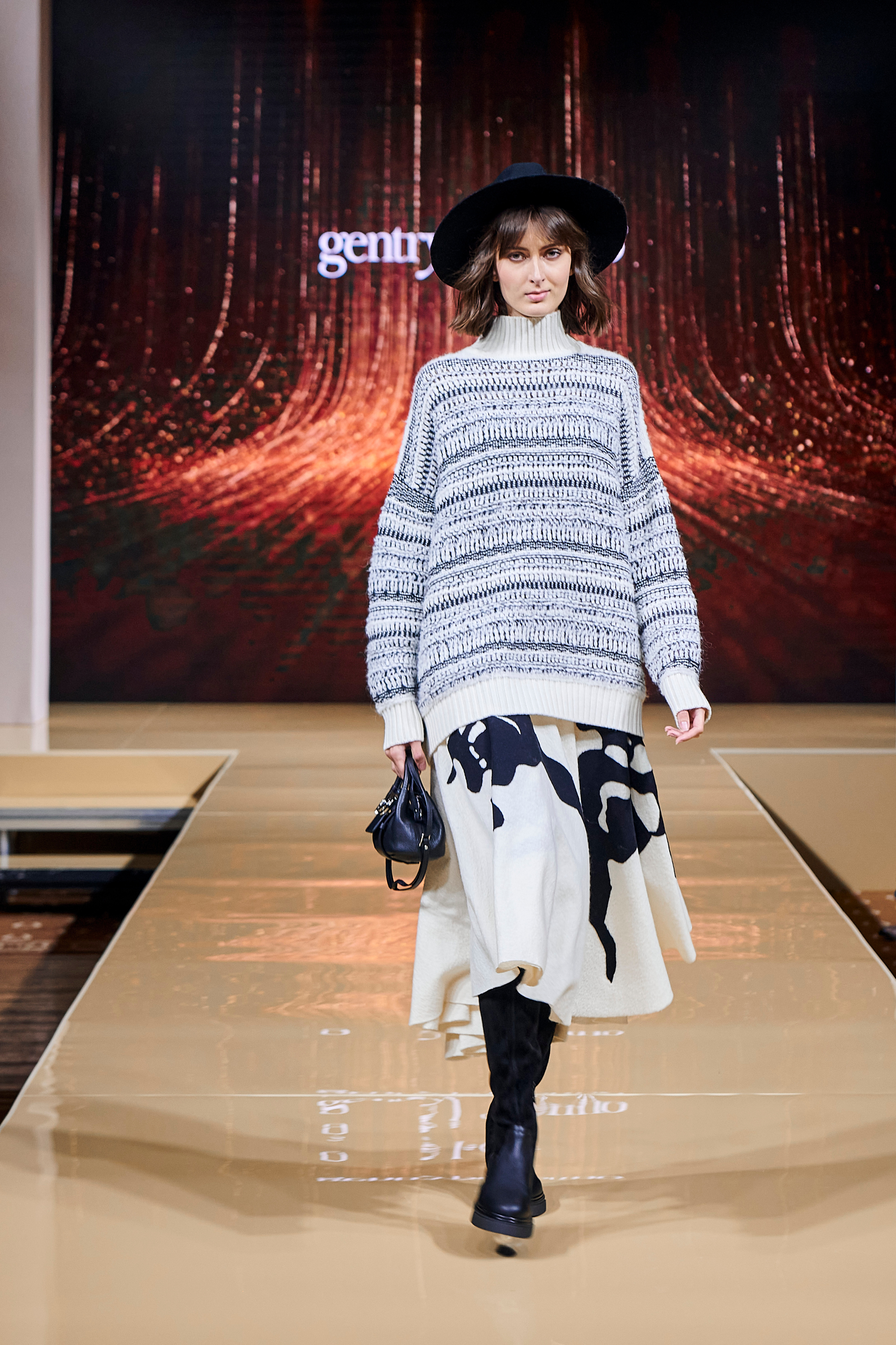 Модный показ «Кашемир и Шелк». Фотограф Постольник Дарья