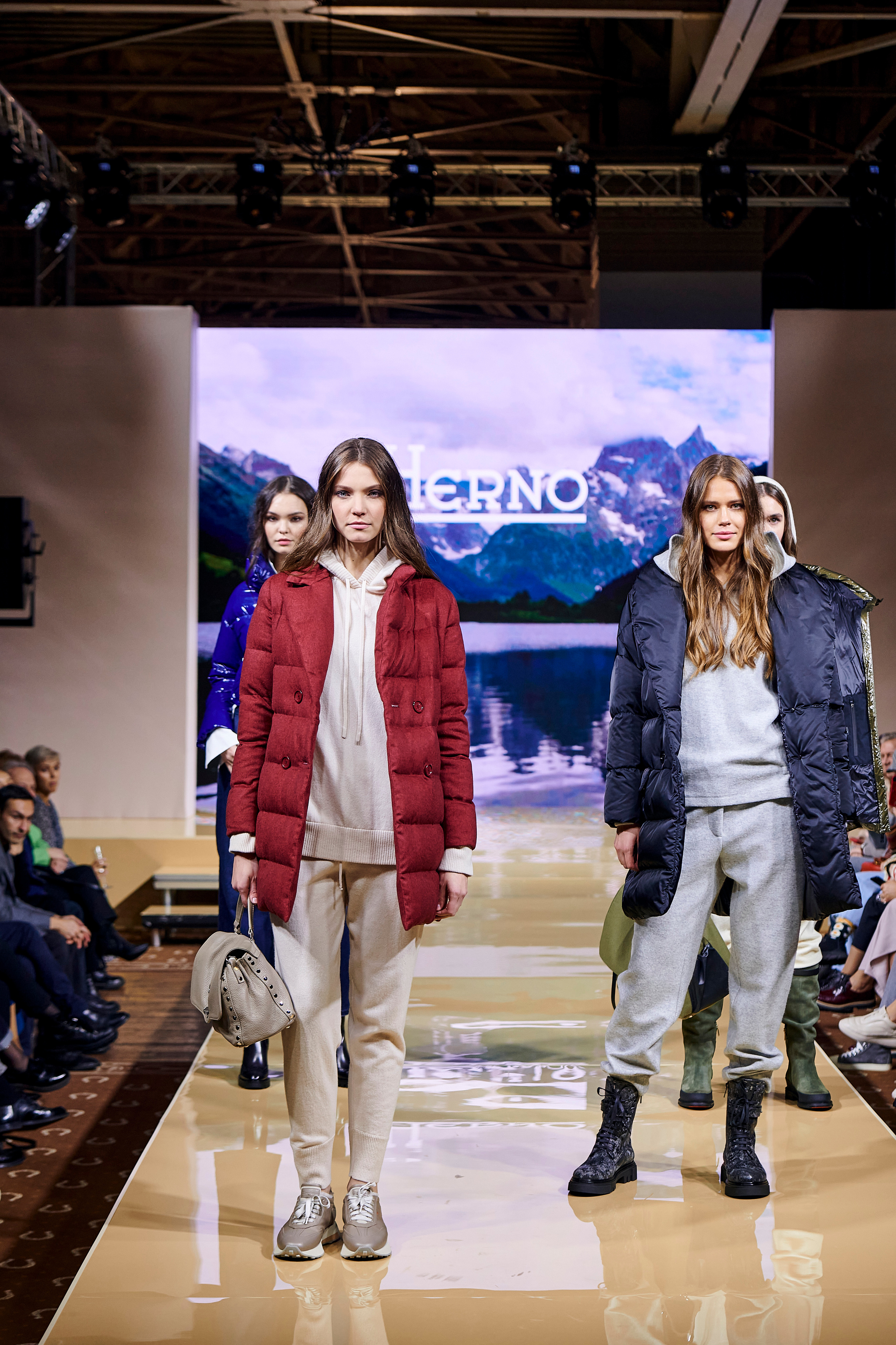 Модный показ «Кашемир и Шелк». Фотограф Постольник Дарья