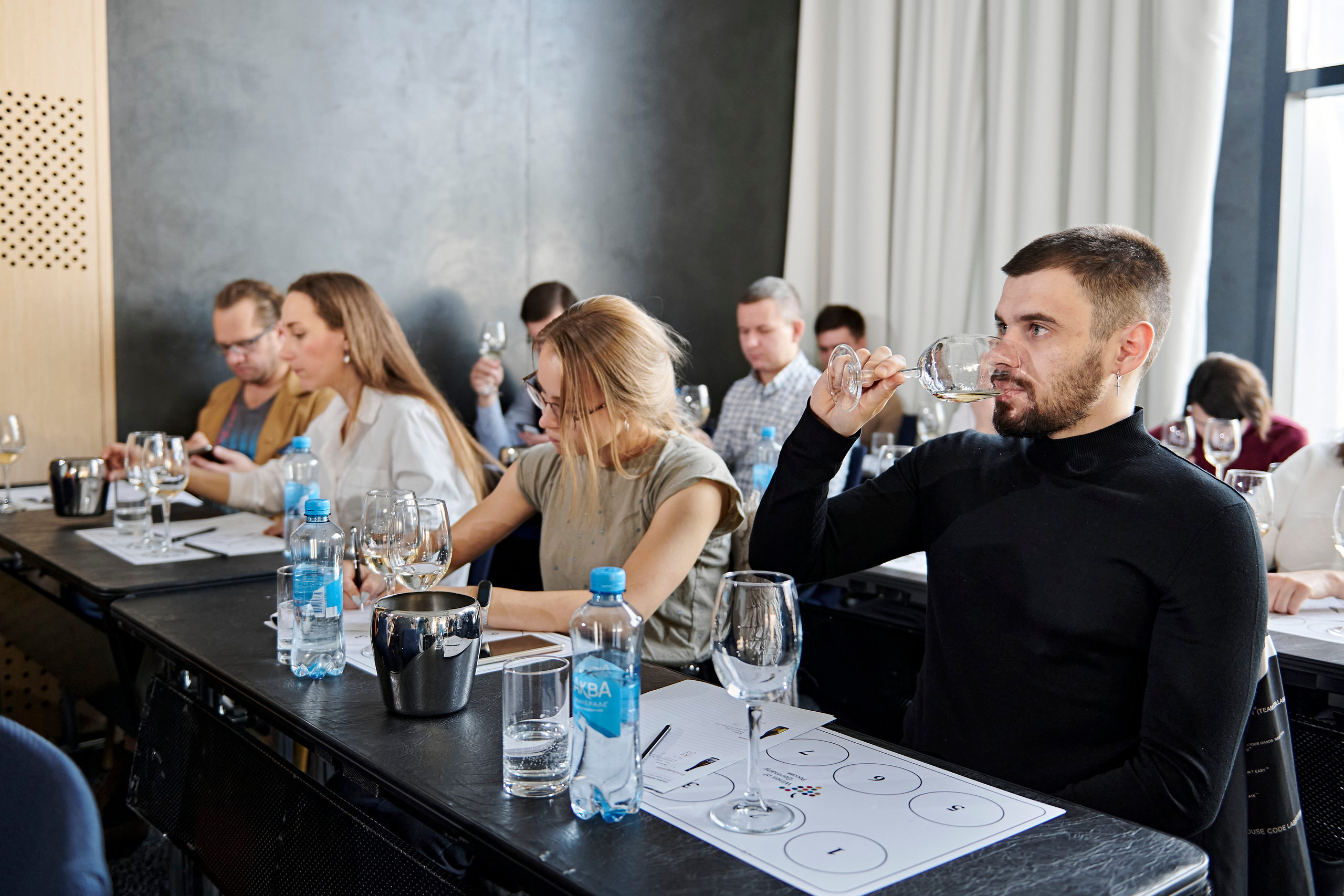 Винная дегустация для сомелье. Фотограф Постольник Дарья