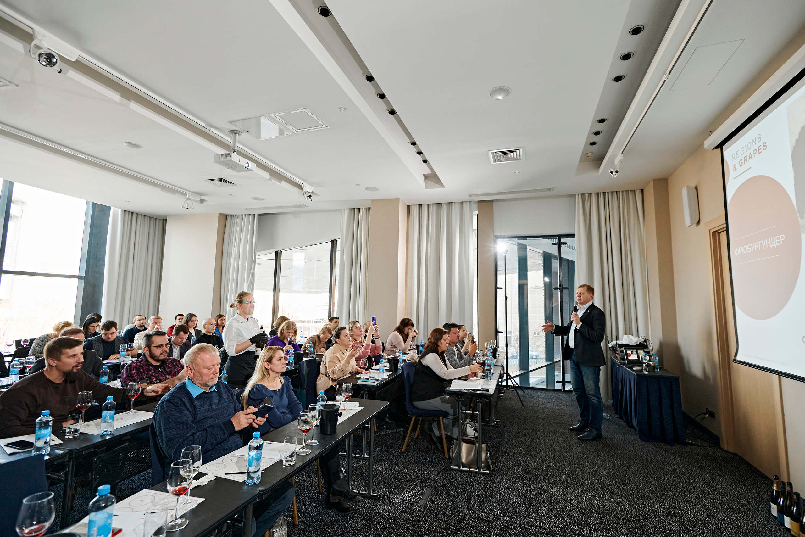 Винная дегустация для сомелье. Фотограф Постольник Дарья