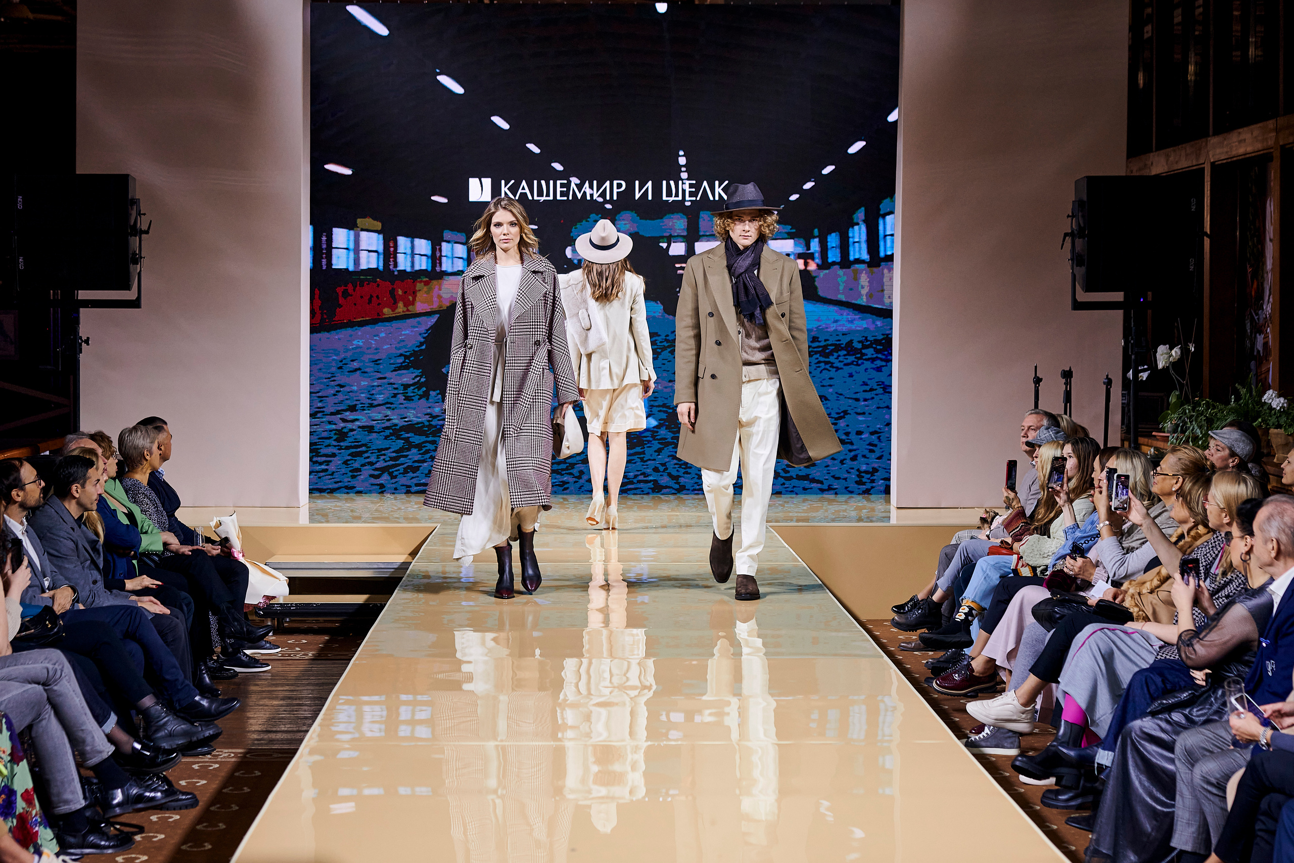 Модный показ «Кашемир и Шелк». Фотограф Постольник Дарья