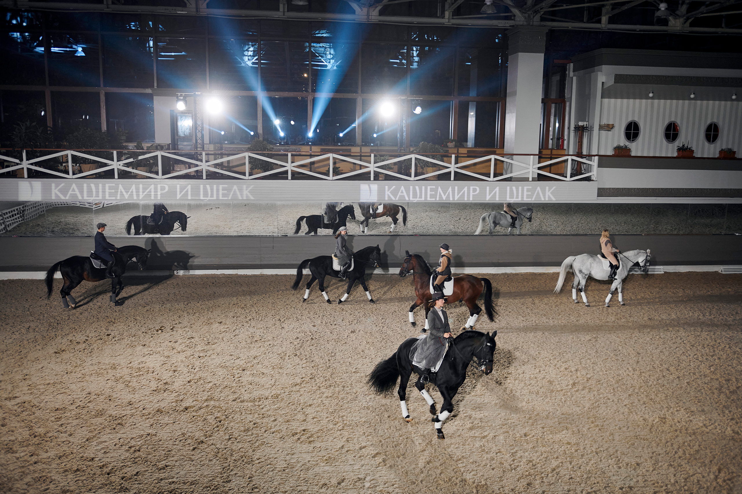Модный показ «Кашемир и Шелк». Фотограф Постольник Дарья