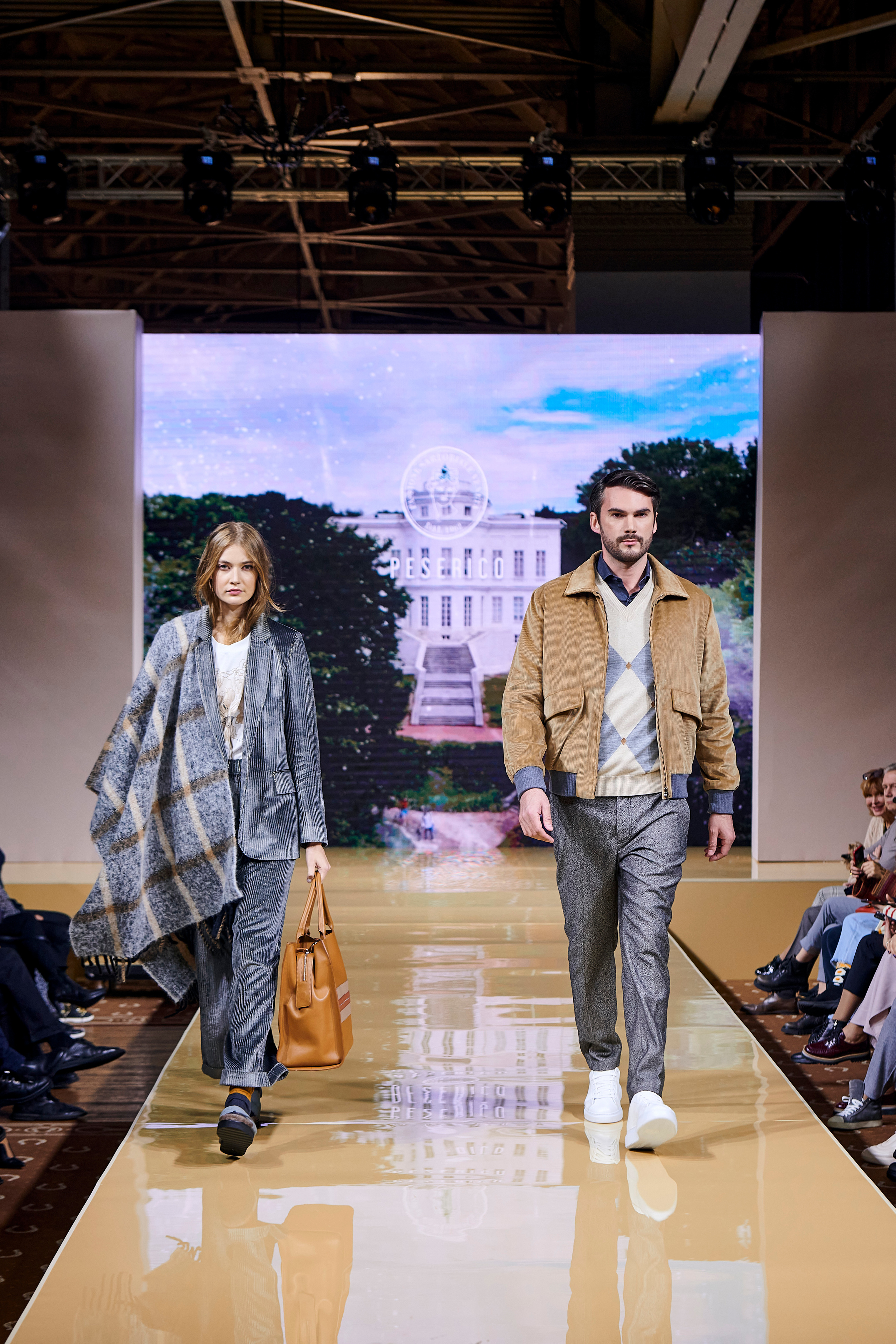 Модный показ «Кашемир и Шелк». Фотограф Постольник Дарья