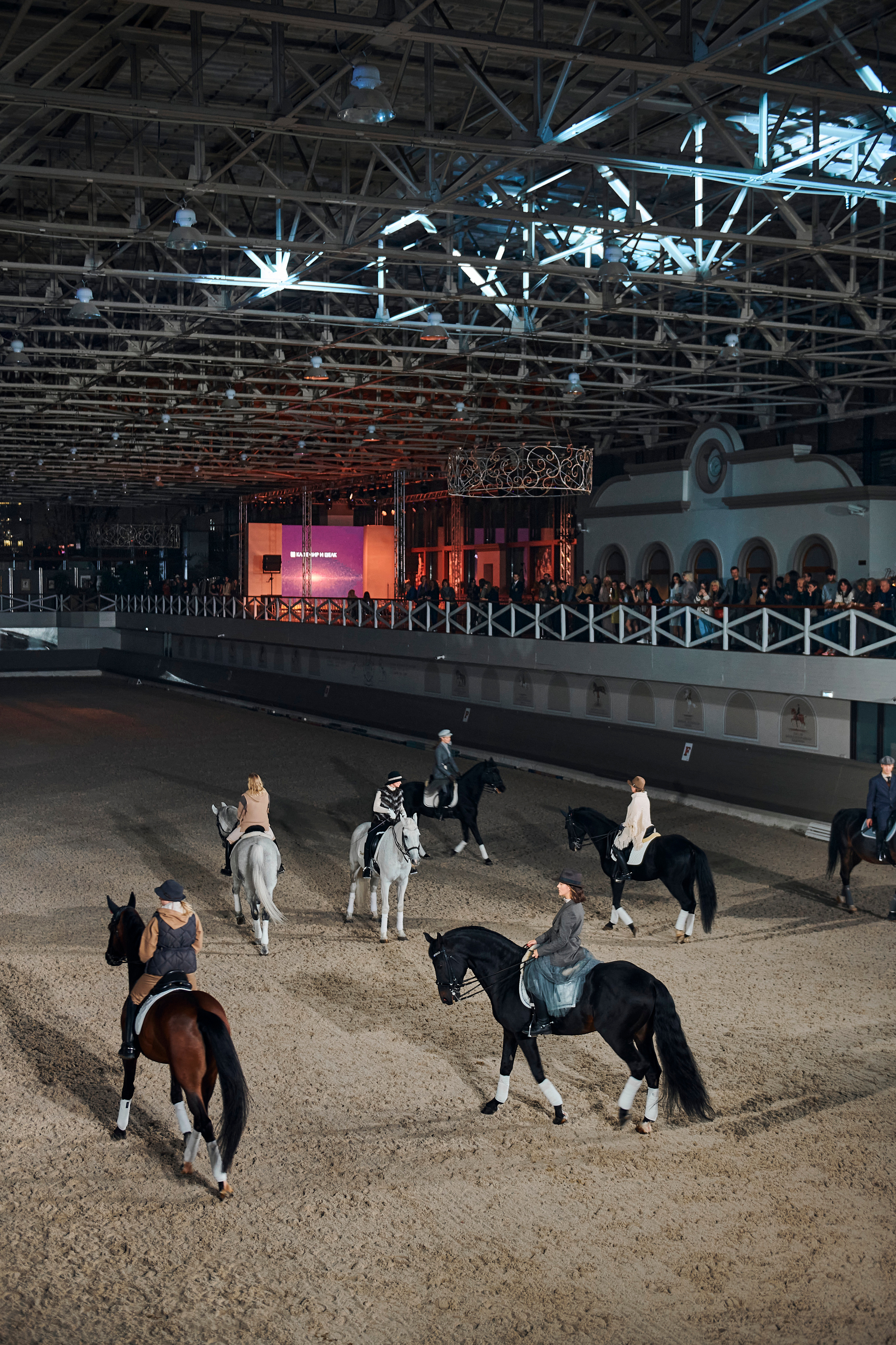 Модный показ «Кашемир и Шелк». Фотограф Постольник Дарья