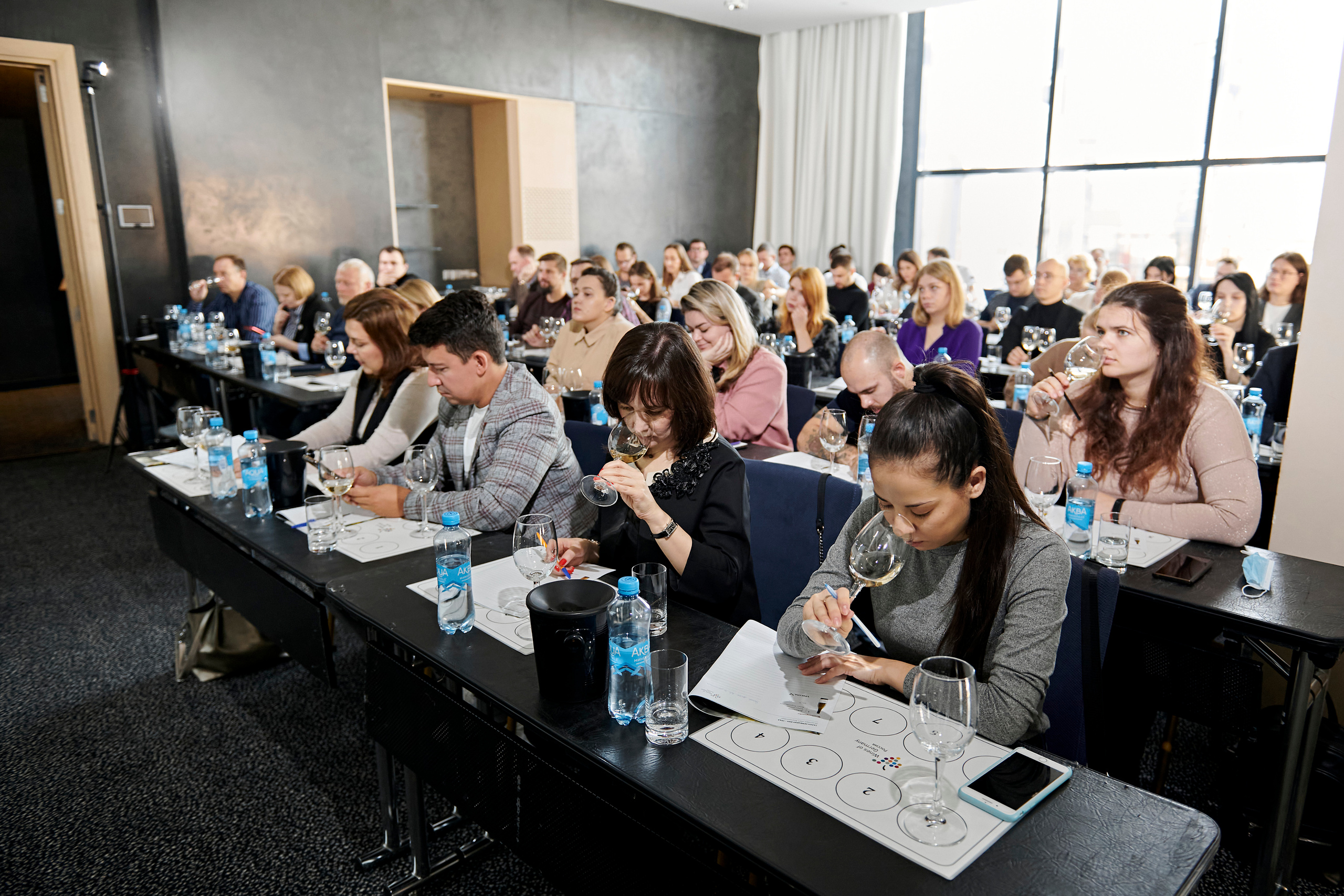 Винная дегустация для сомелье. Фотограф Постольник Дарья
