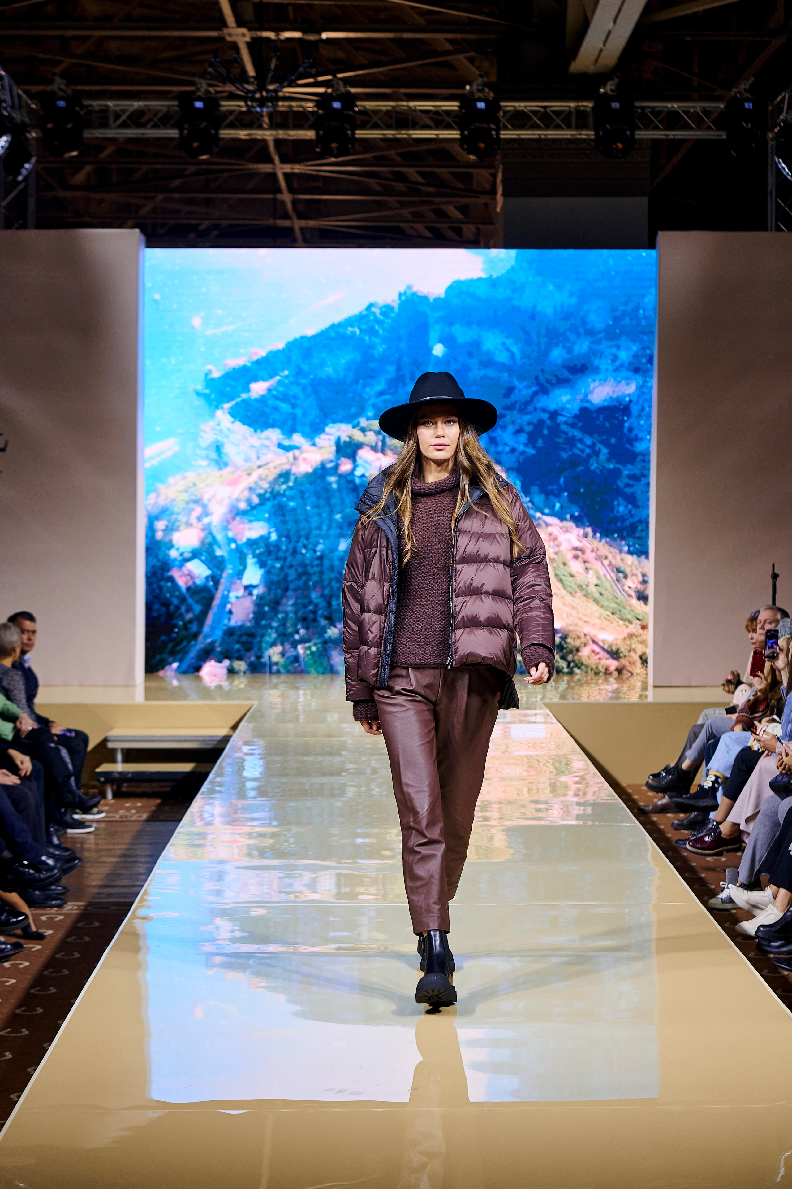 Модный показ «Кашемир и Шелк». Фотограф Постольник Дарья