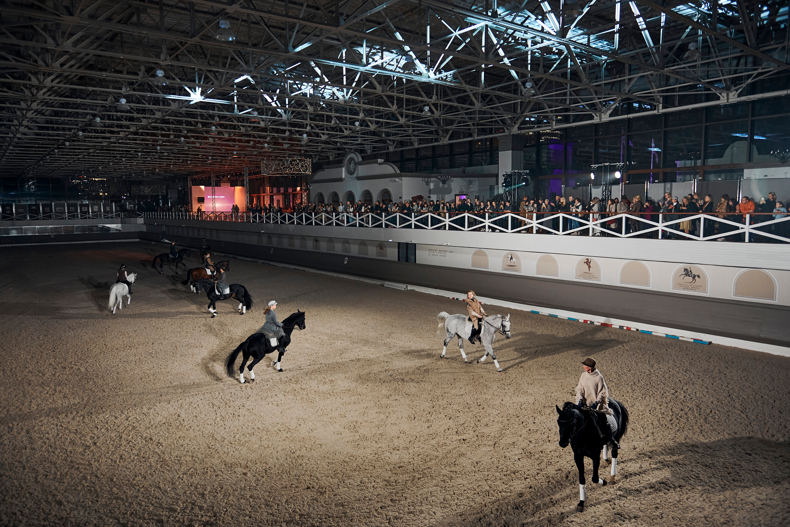 Модный показ «Кашемир и Шелк». Фотограф Постольник Дарья