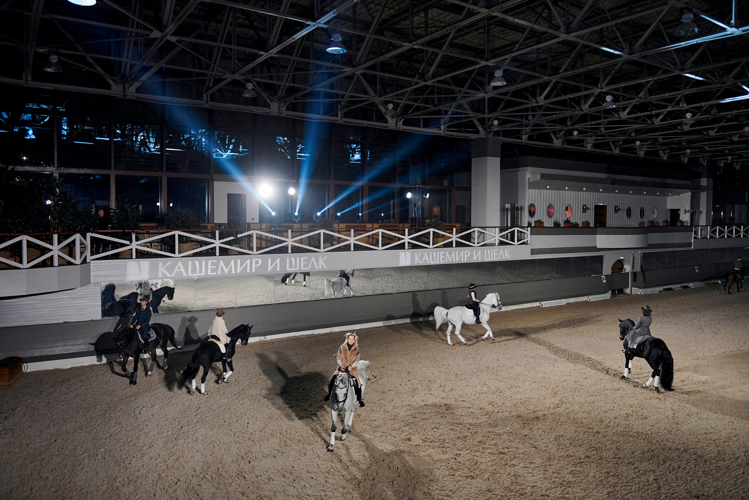 Модный показ «Кашемир и Шелк». Фотограф Постольник Дарья
